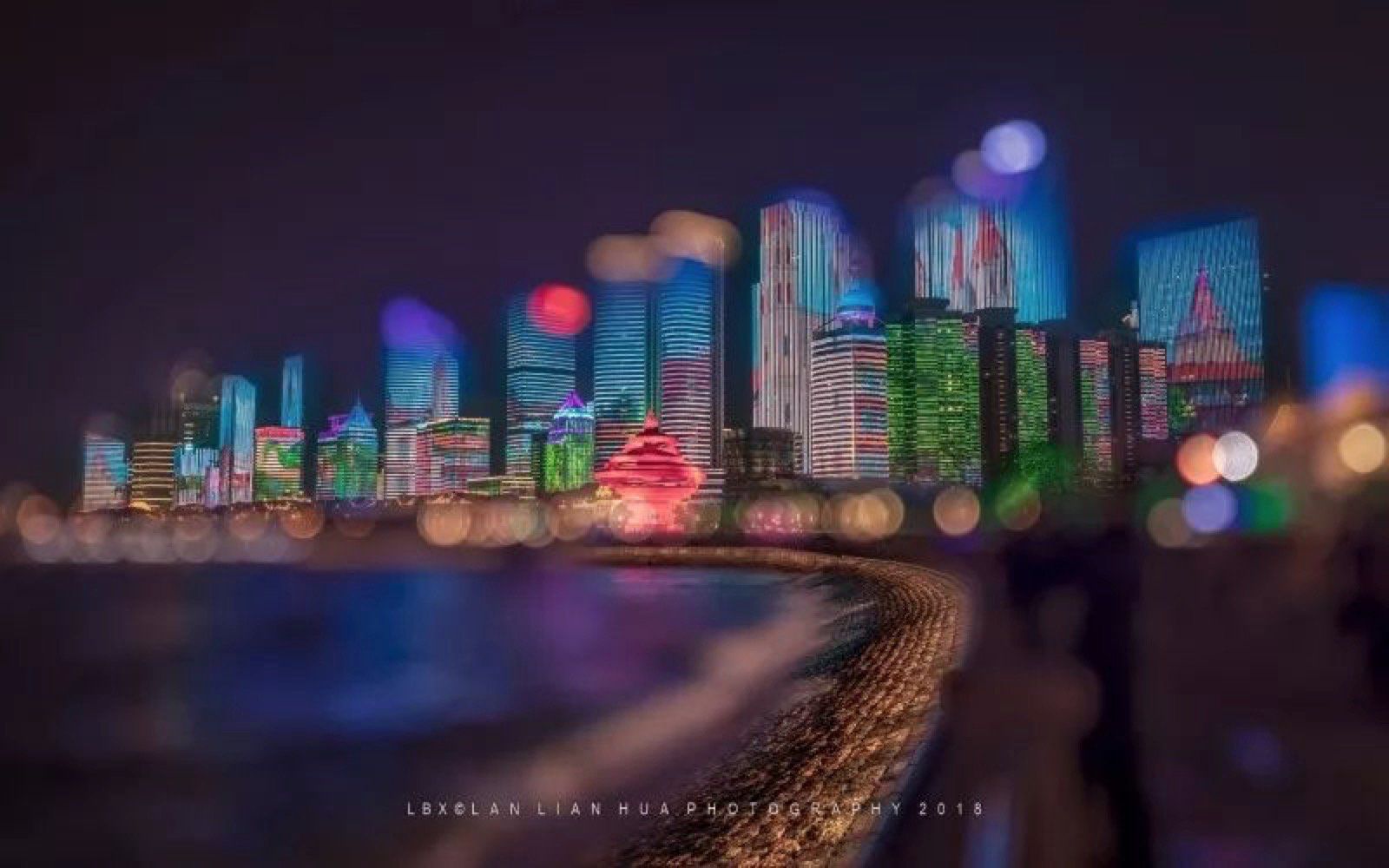 1600x1000 Visit Qingdao most beautiful light show in Wusi Square #五四广场 of #Qingdao. Walk along the streets of Qingdao with you until all the lights go out. In the night