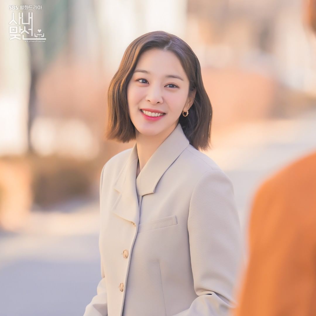 1080x1080 Seol In Ah Bags Award Ahead of Drama Comeback With Jang Dong Yoon