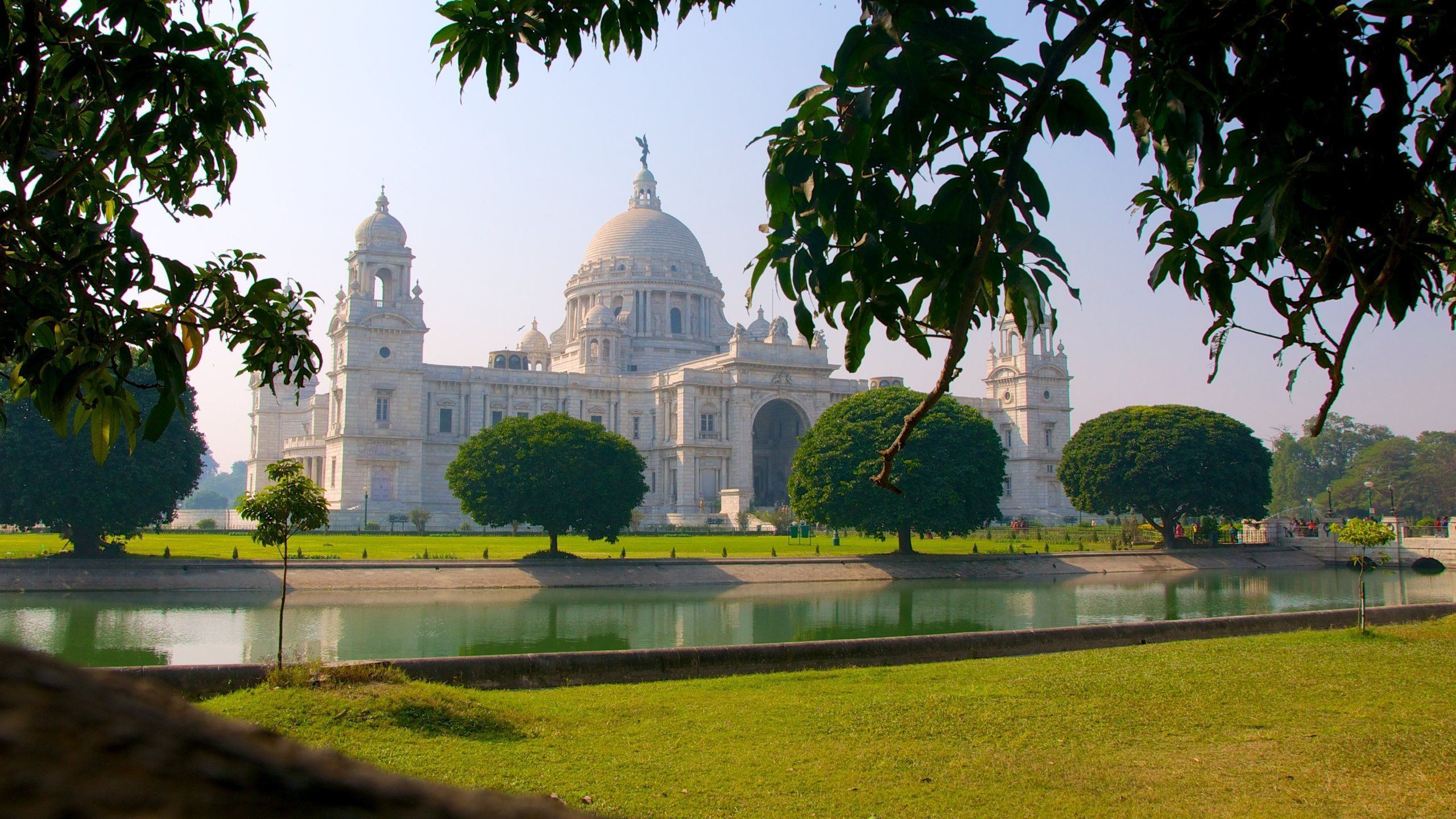 2560x1440 Victoria Memorial in Kolkata and Activities