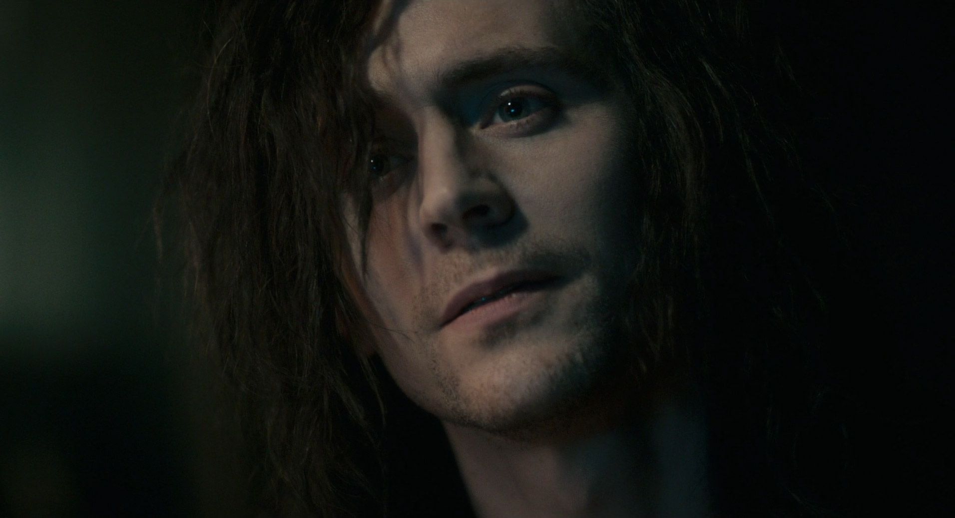 1912x1038 Only Lovers Left Alive 035