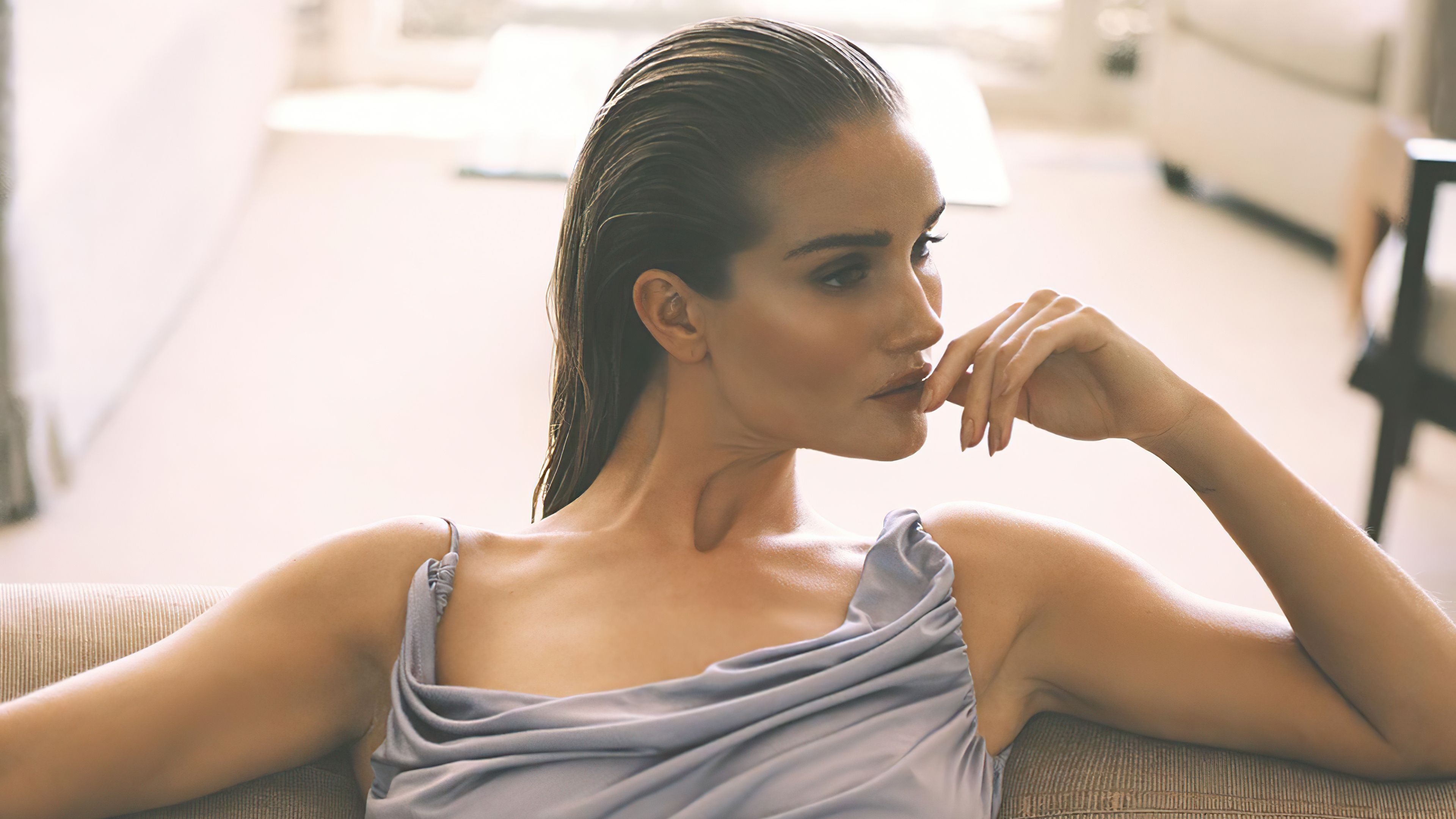 3840x2160 Rosie Huntington Whiteley Beautiful English Model 4K Wallpaper