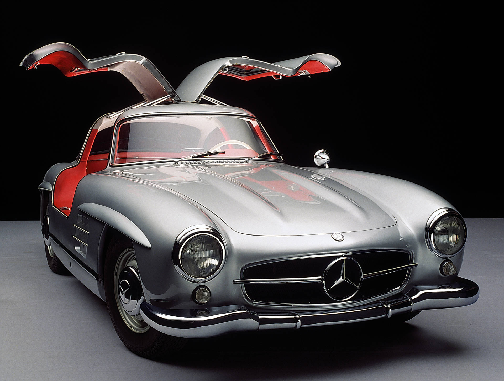 1920x1451 Download HD Mercedes Gullwing Coupe Wallpaper