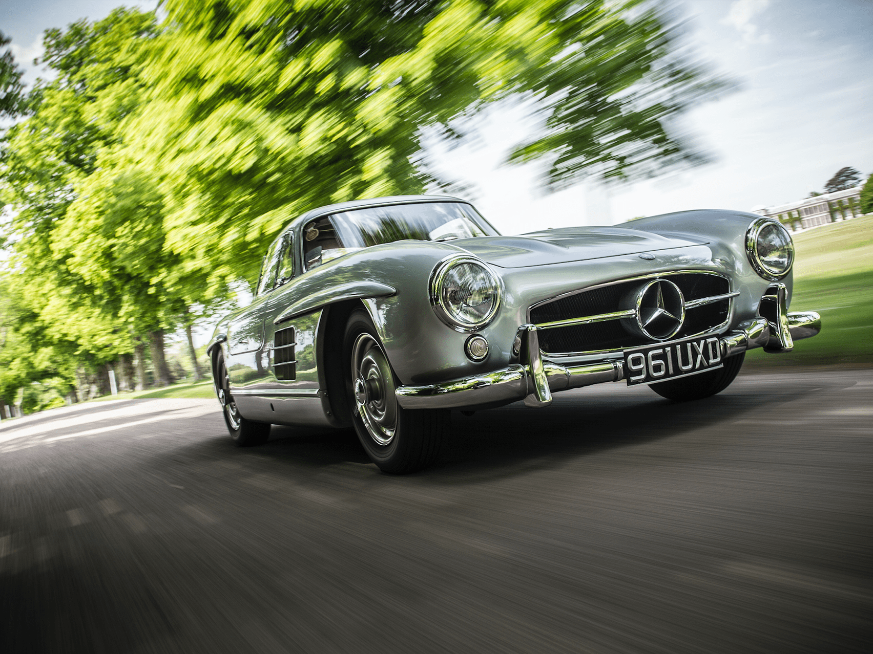 1704x1278 The Mercedes 300SL Gullwing is the epitome of Fifties cool