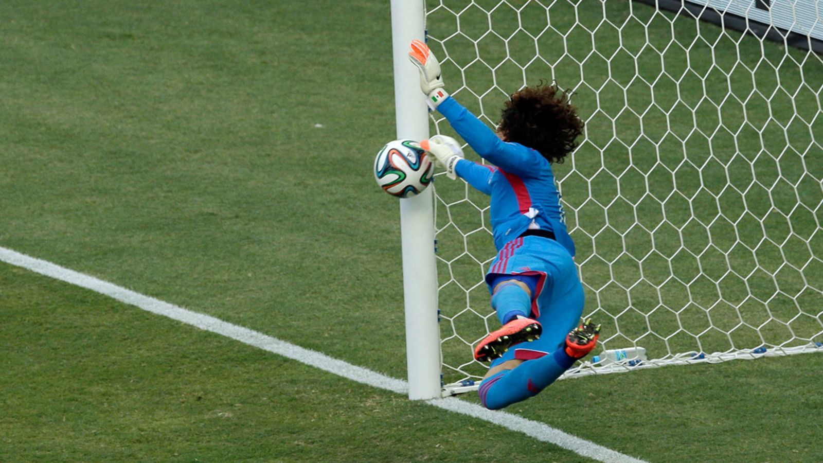 1600x900 Mexico Holds Host Brazil To 0 0 Draw At World Cup