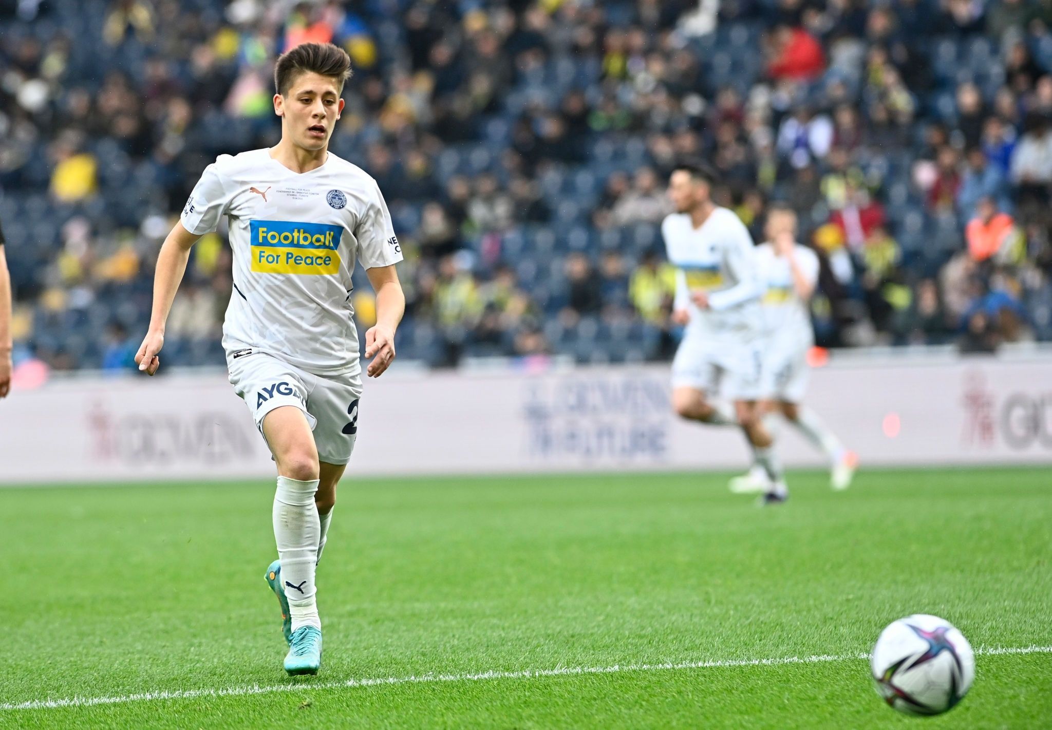2048x1421 Arda Güler HD, Turkish, Fenerbahçe S.K. Gallery HD Wallpaper