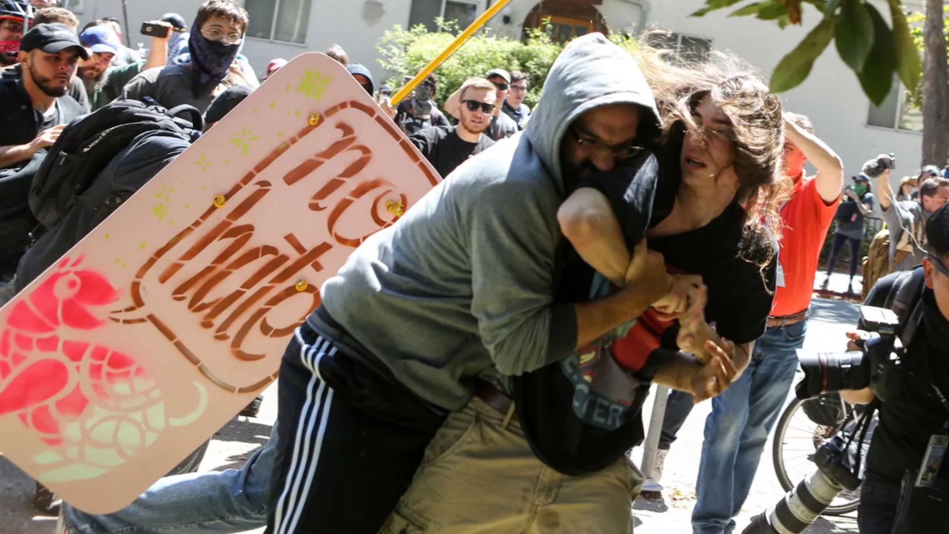 1920x1080 Black Clad Antifa Members Attack Peaceful Right Wing Demonstrators In Berkeley Washington Post