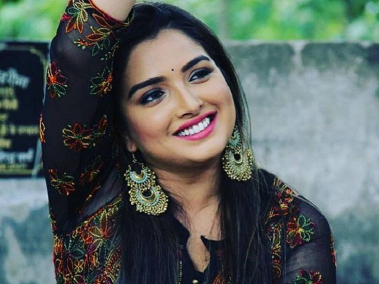 1280x960 Bhojpuri Actress Amrapali Dubey Looks Adorable In Her Dungaree Avatar. Bhojpuri Movie News Of India