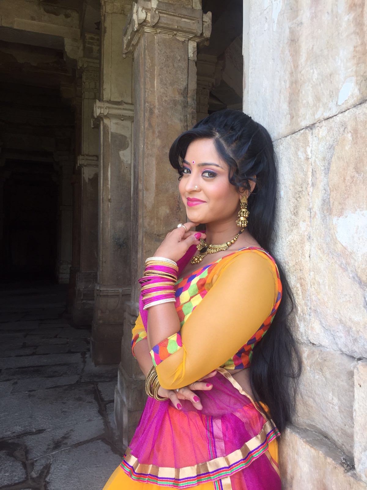 1200x1600 Shubhi Sharma Wallpaper