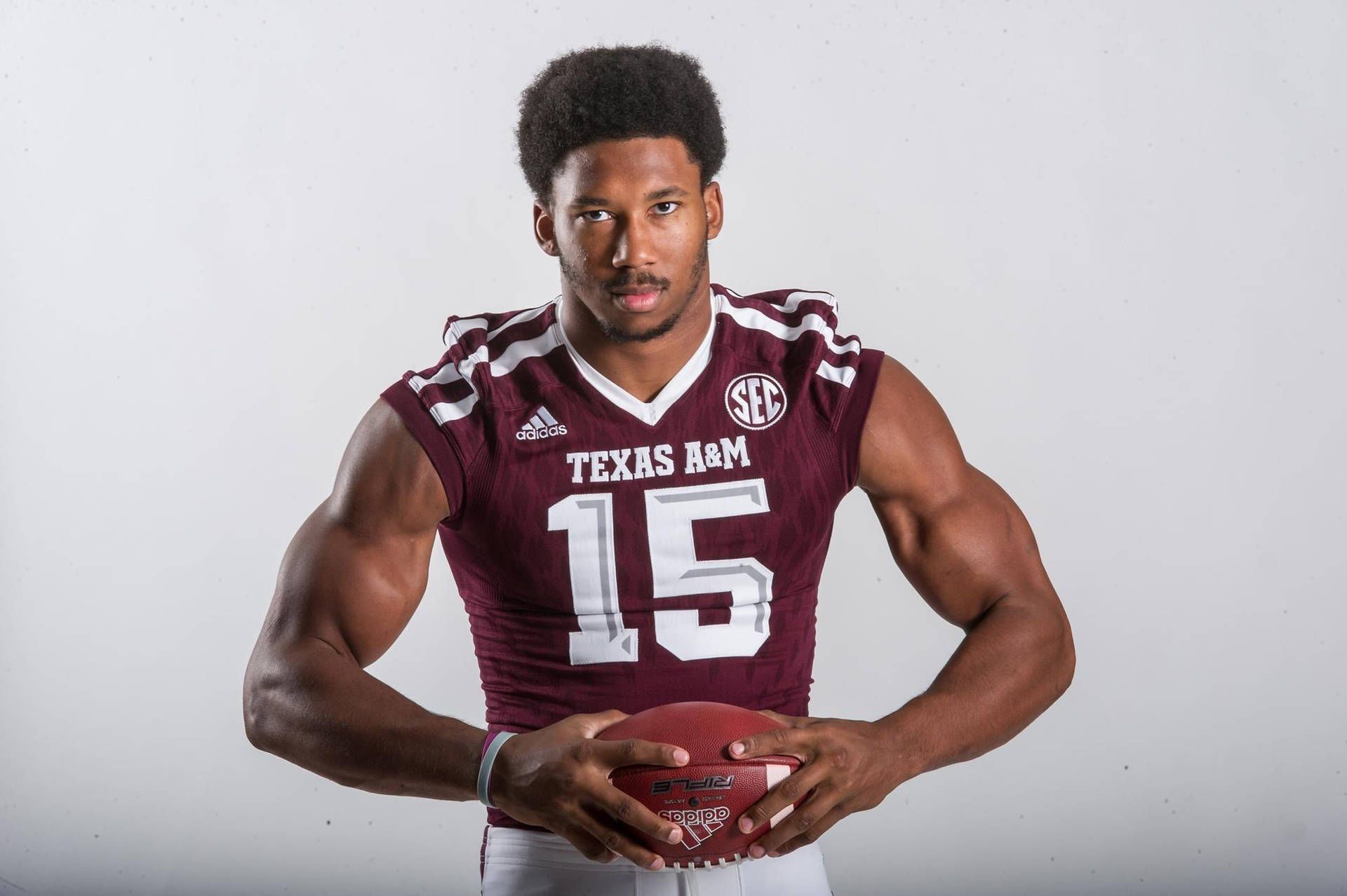 1920x1278 Myles Garrett Wallpaper