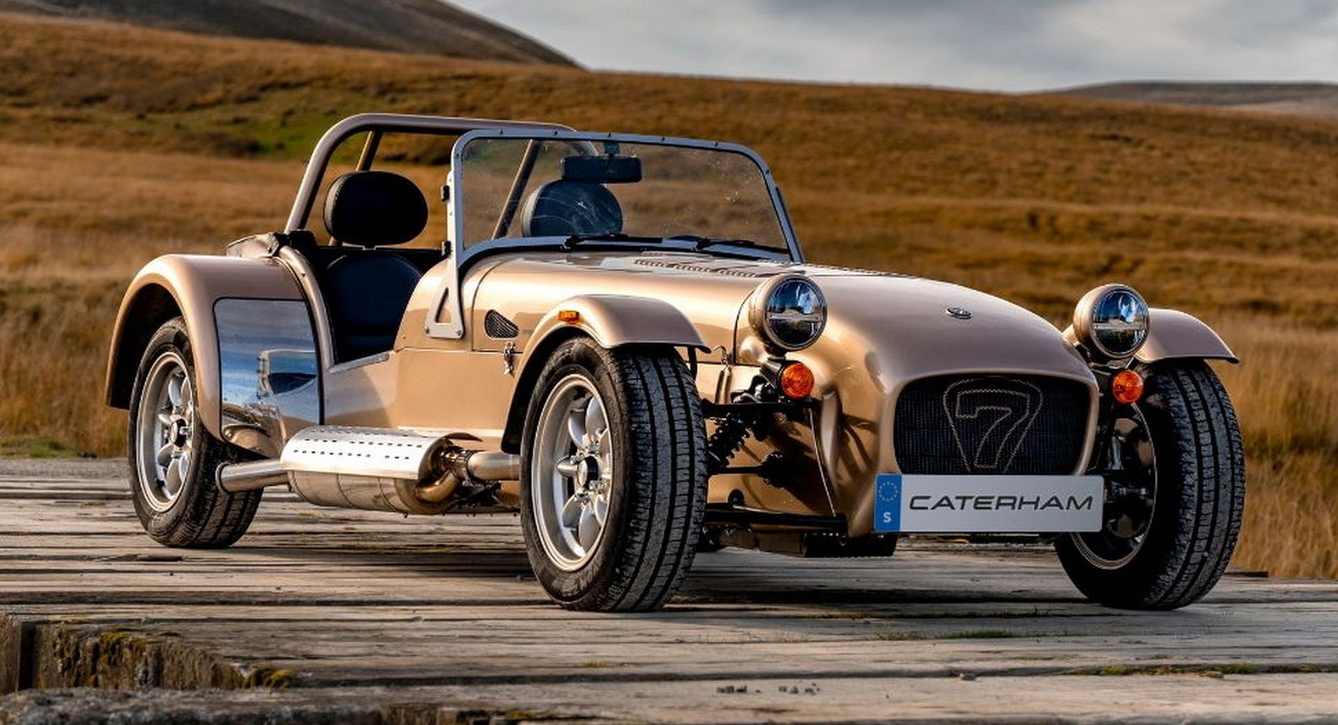 1920x1040 Caterham Introduces New Mid Range Seven 340 With 170 HP 2.0 Liter Duratec Engine