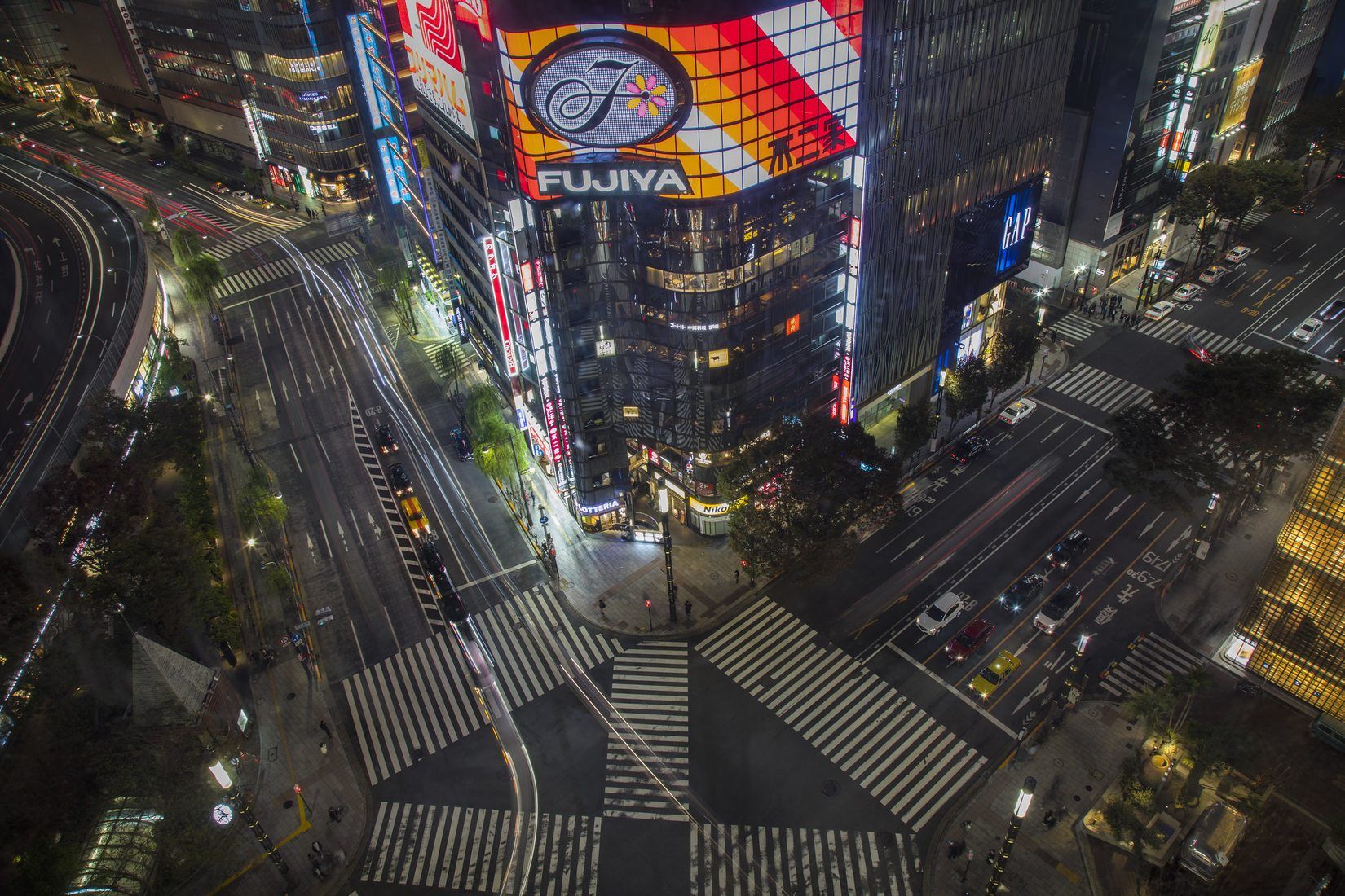 1650x1100 Ginza Crossing, Japan