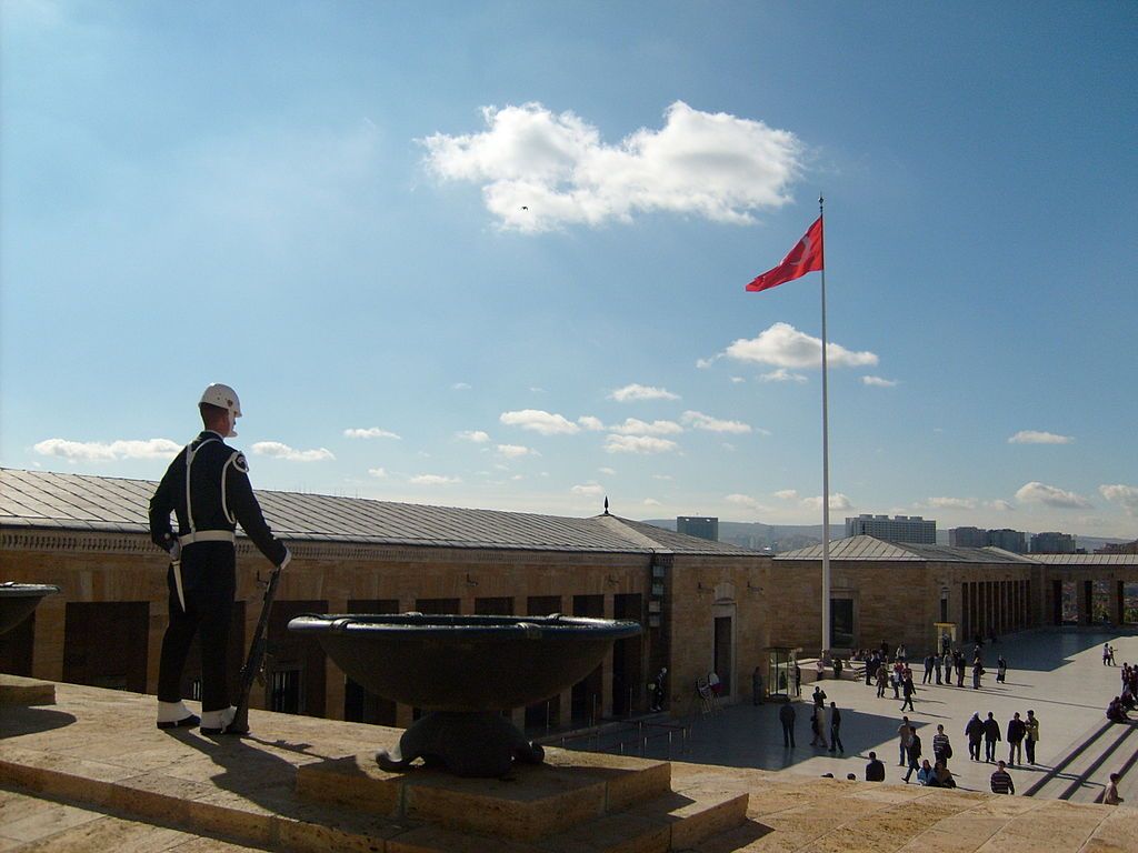 1024x768 Anıtkabir nöbet tutan