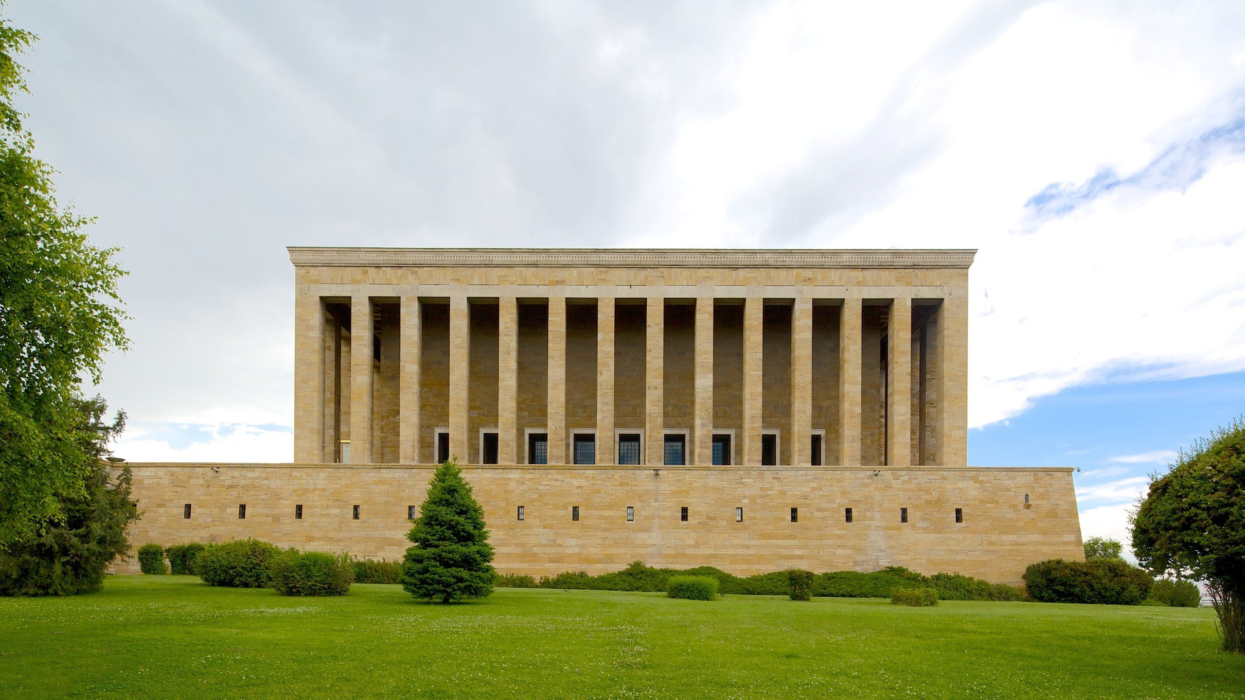 2560x1440 Anitkabir in Ankara City Center and Activities