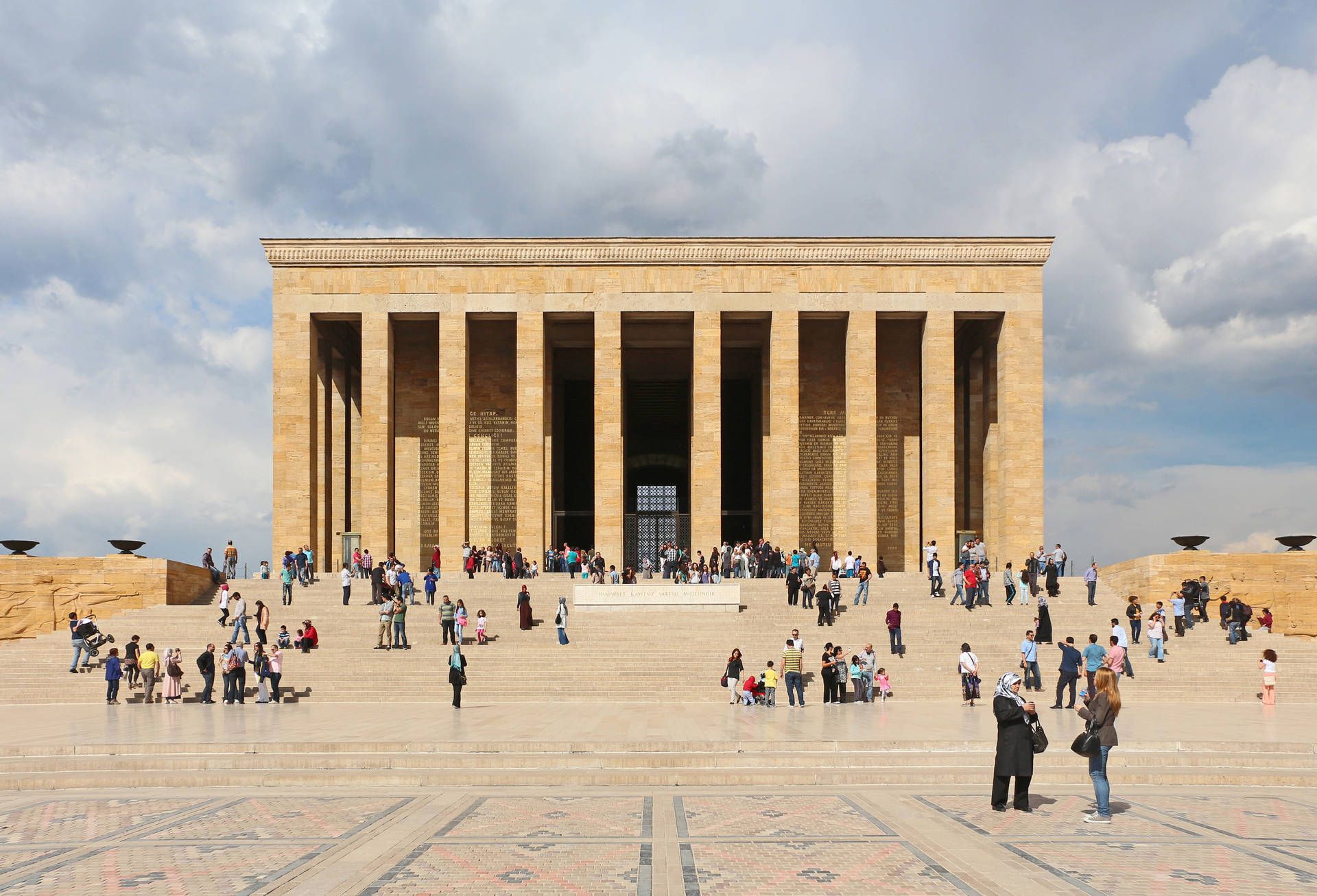 1920x1307 Download The Majestic Antikabir Mausoleum Wallpaper