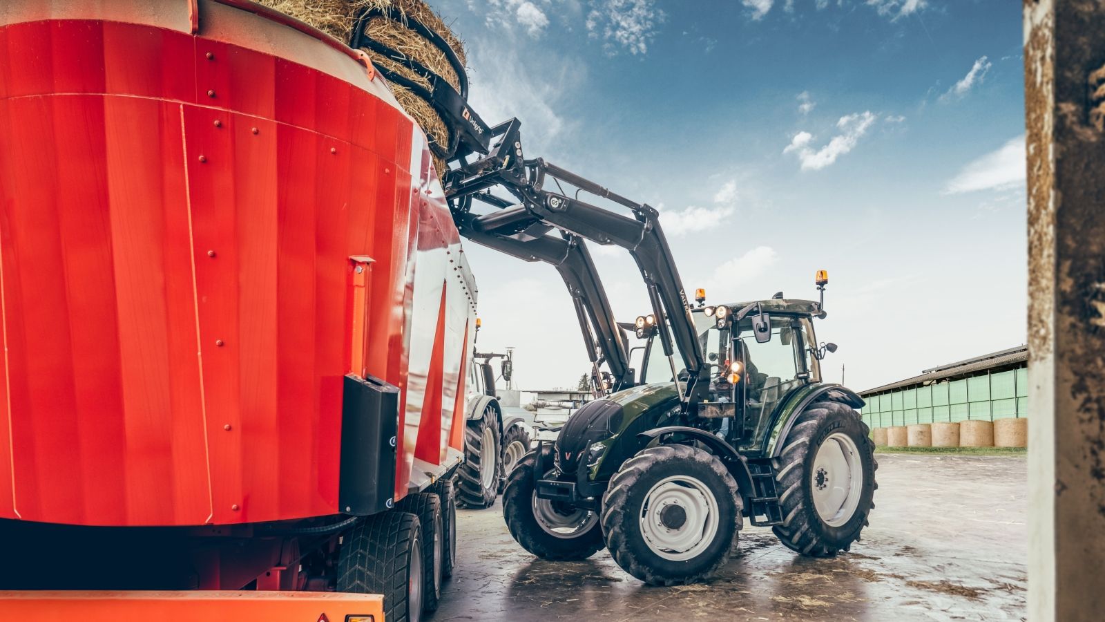 1600x900 A Series tractors–135 HP Small Giant