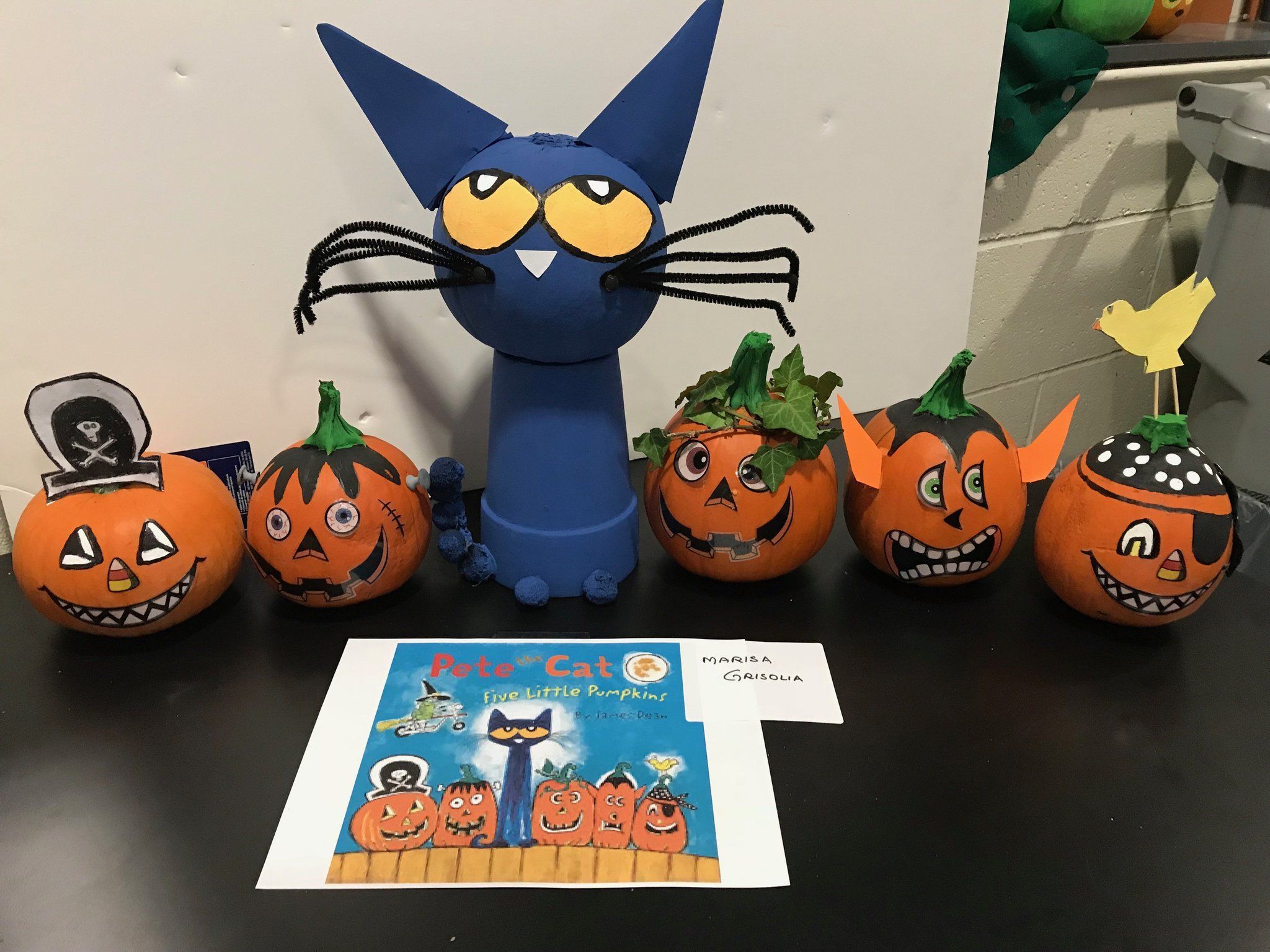 2048x1536 Pete the Cat we have just one more Halloween this year??