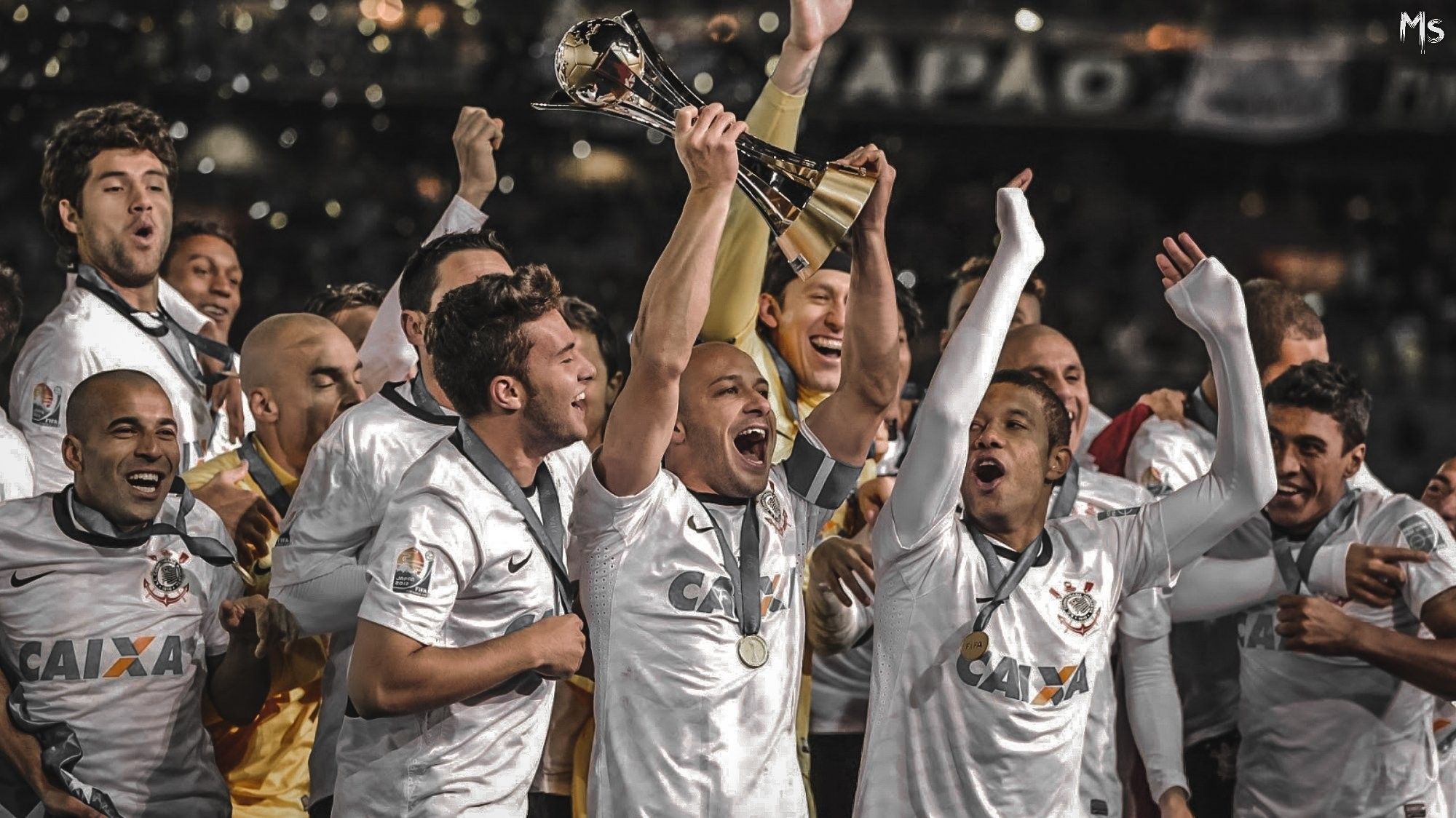 2000x1124 soccer