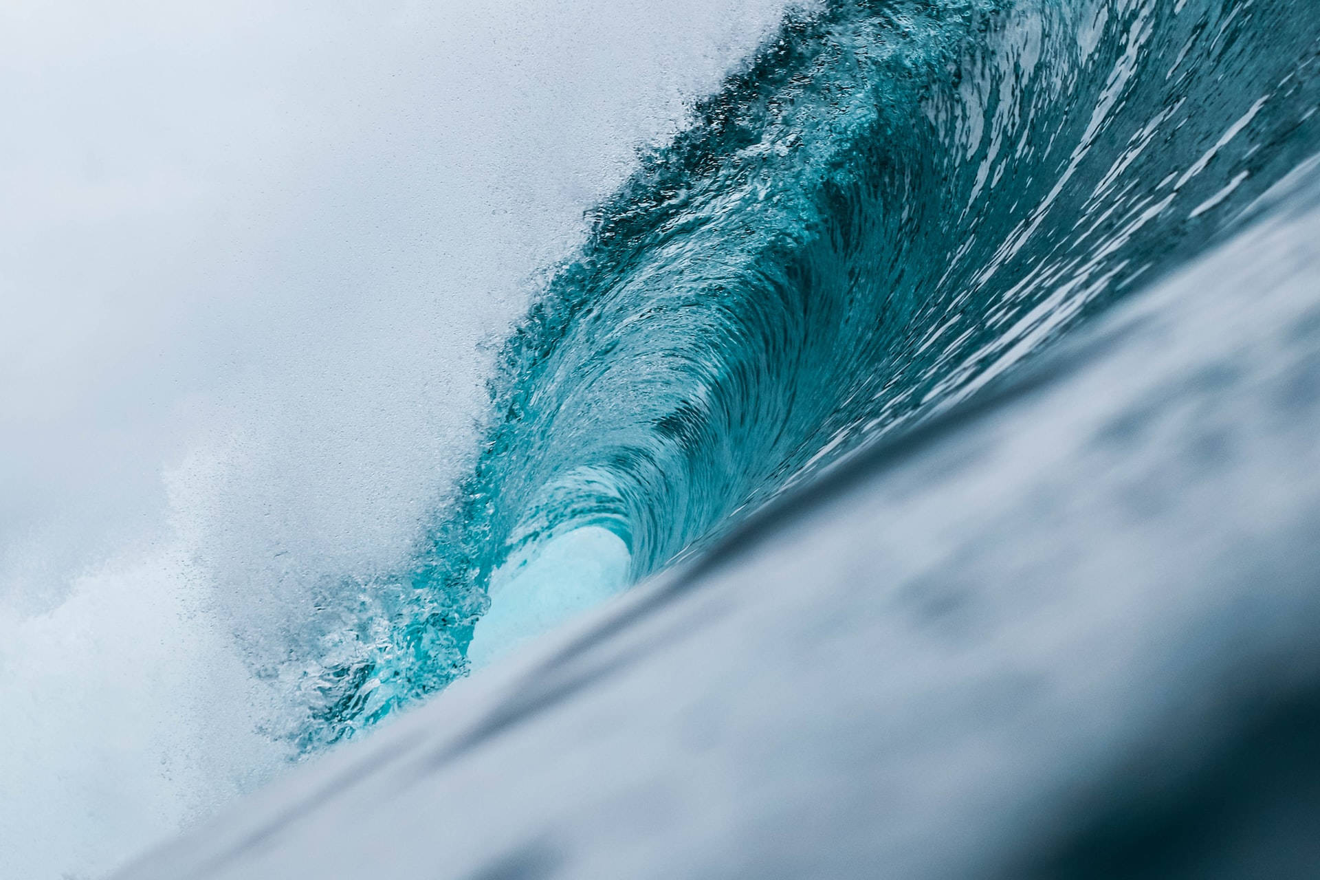1920x1280 Download Ocean's Moving Water Wallpaper