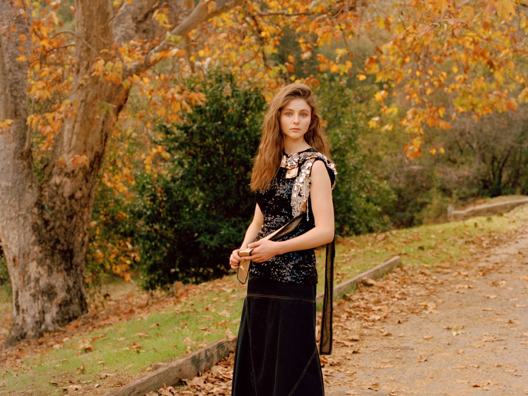 2000x1500 Celebrity Thomasin McKenzie HD Wallpaper