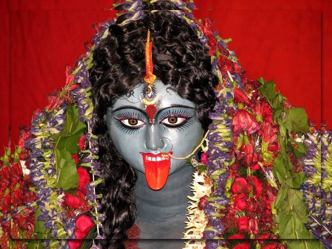 1333x1000 Download Maa Kali Statue Red Aesthetic Wall Wallpaper