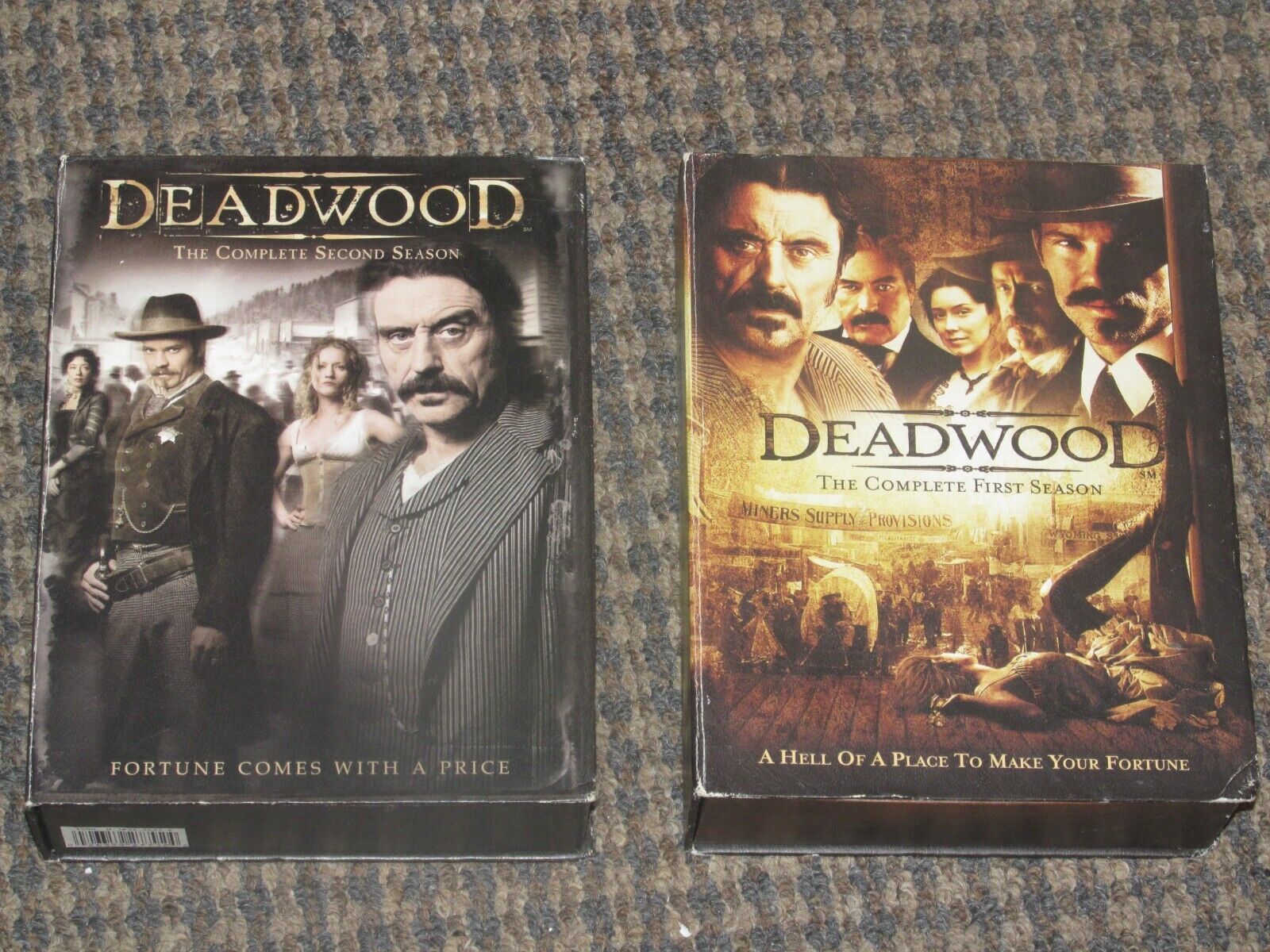 1600x1200 Deadwood 1&amp;2 (DVD Collector&;s Box Sets. 2006)