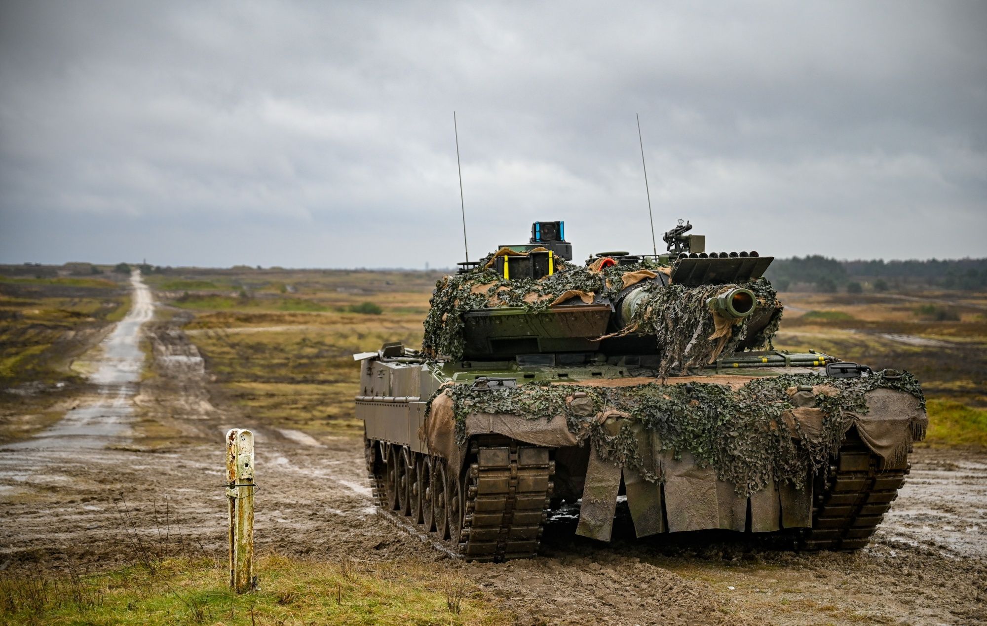 2000x1268 Germany Buys Tanks, Howitzers in Jumbo Defense Order