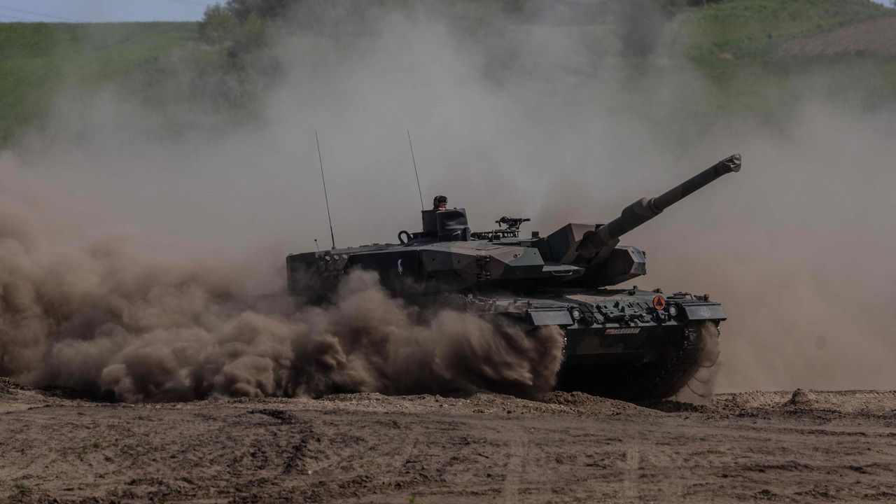 1280x720 Pressure Builds on Germany to Approve Tanks for Ukraine