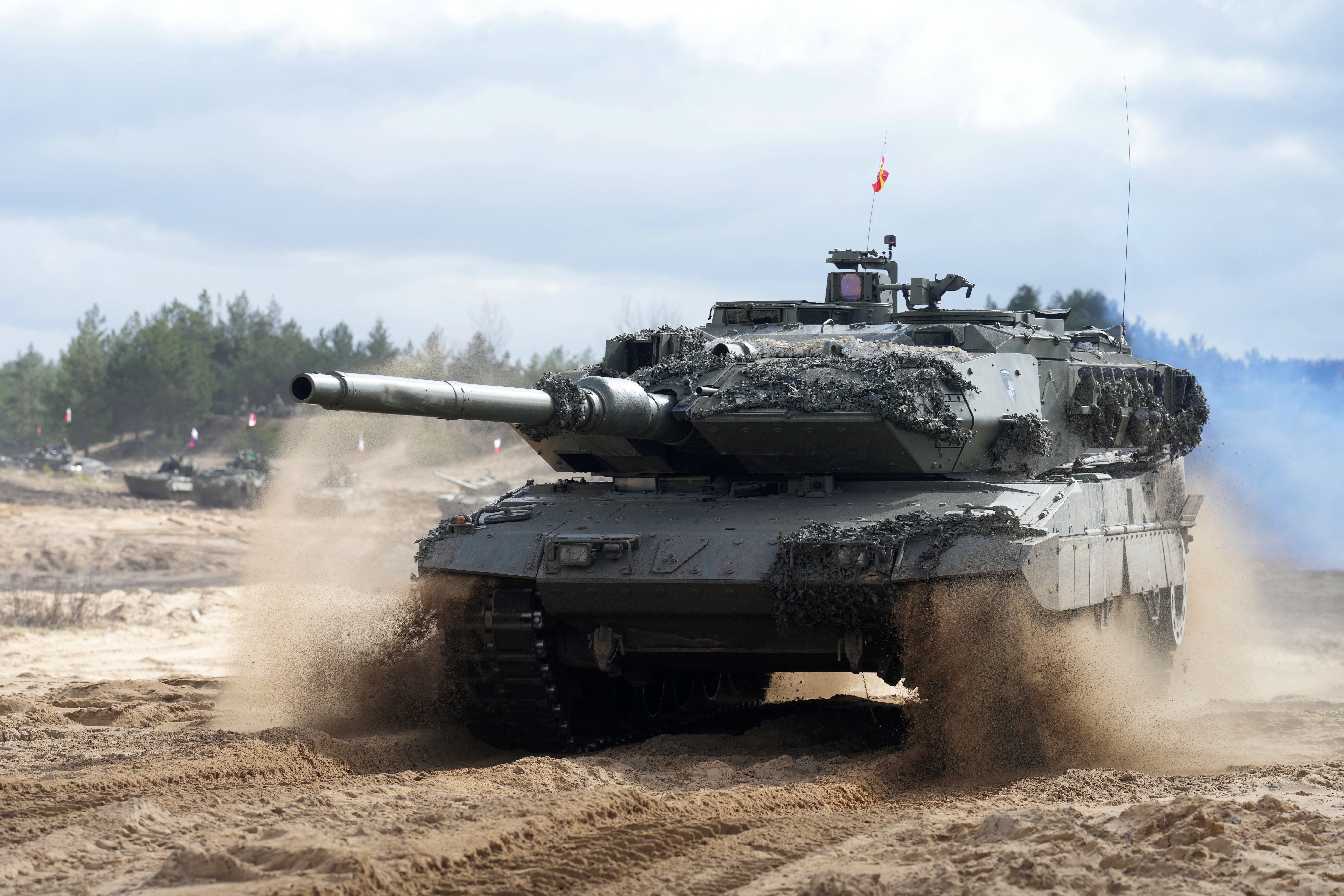5616x3744 Ukraine's Leopard 2 tanks to be serviced in Poland