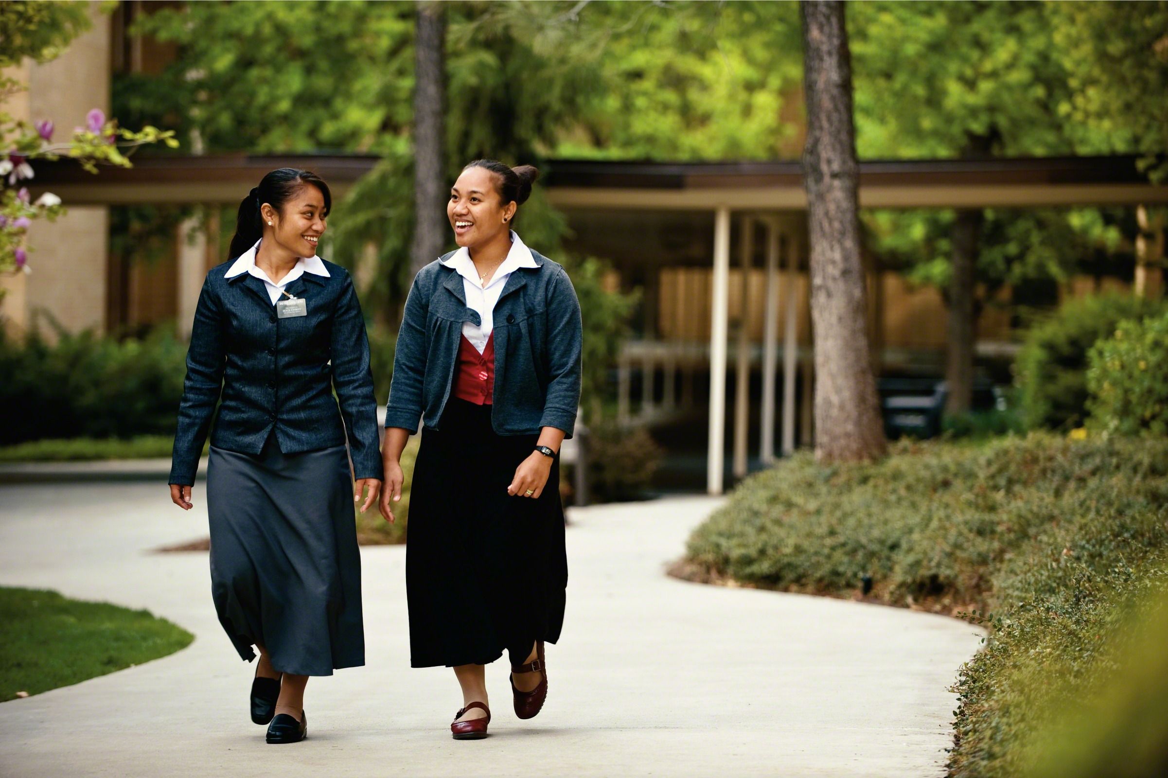 2402x1600 Sisters At Missionary Training Center 708271 Wallpaper Women Project