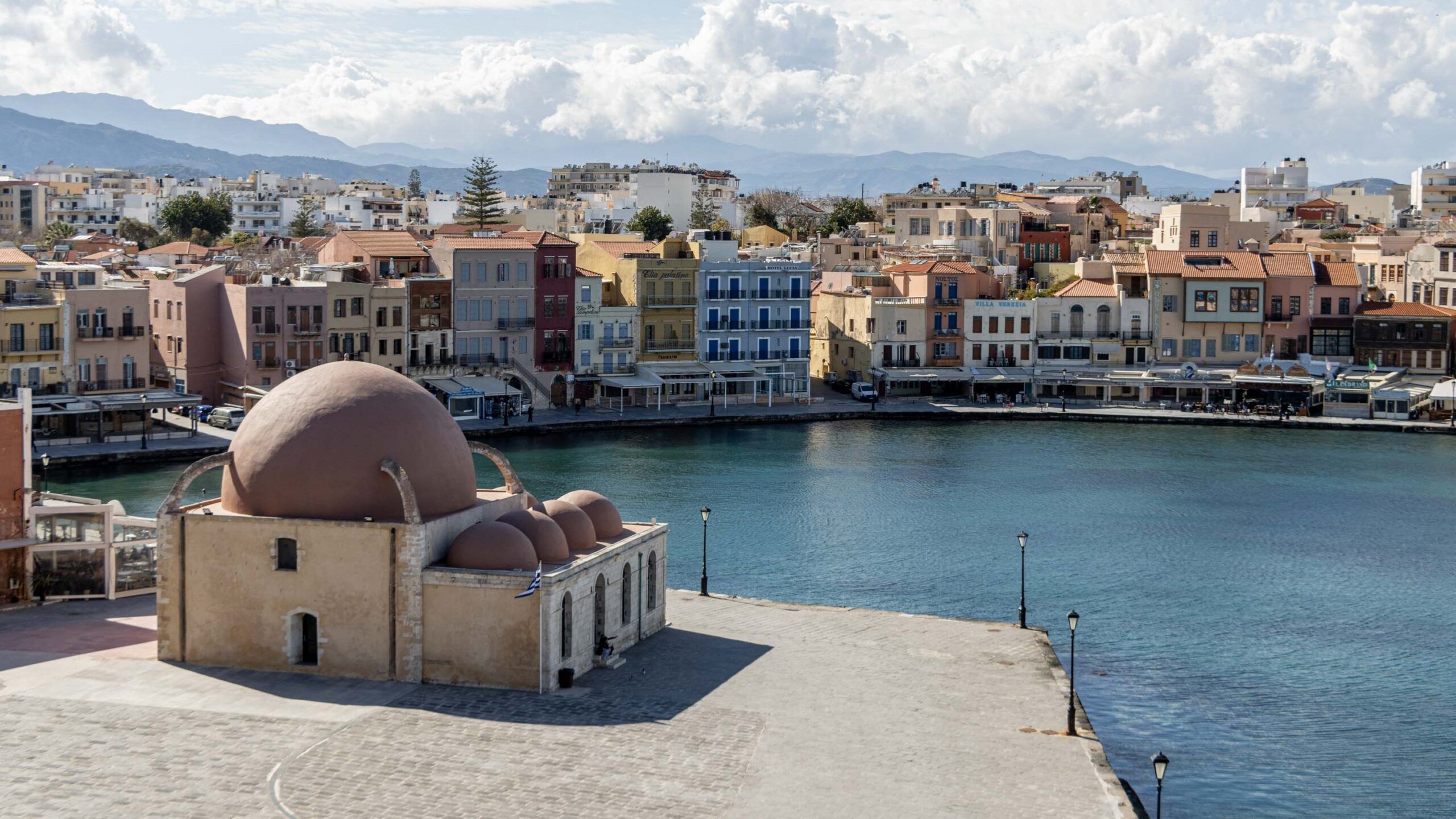 2560x1440 Crete: Europe's unacknowledged southern border