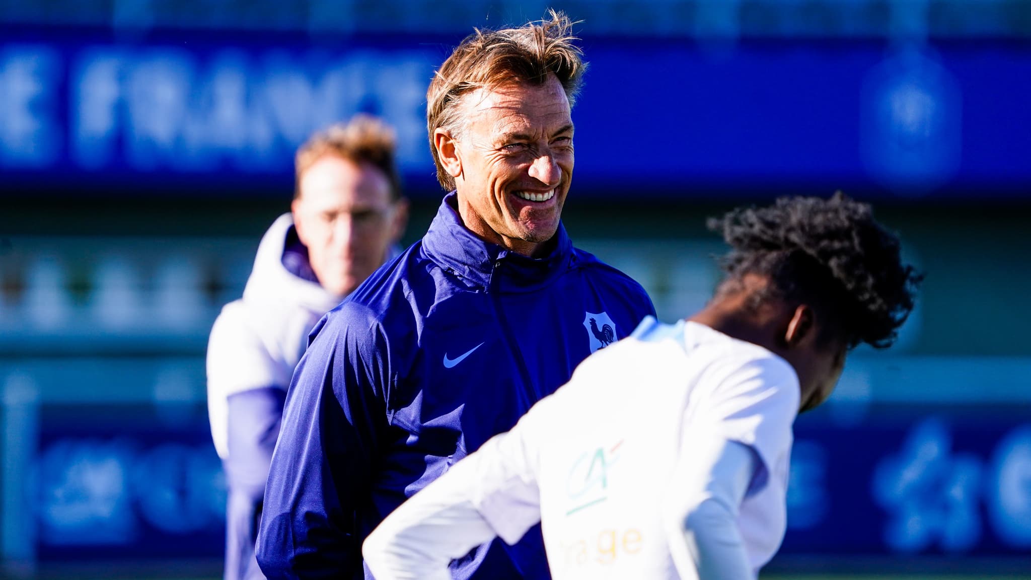 2048x1152 Equipe de France féminine: Hervé Renard raconte son bizutage un petit peu enflammé