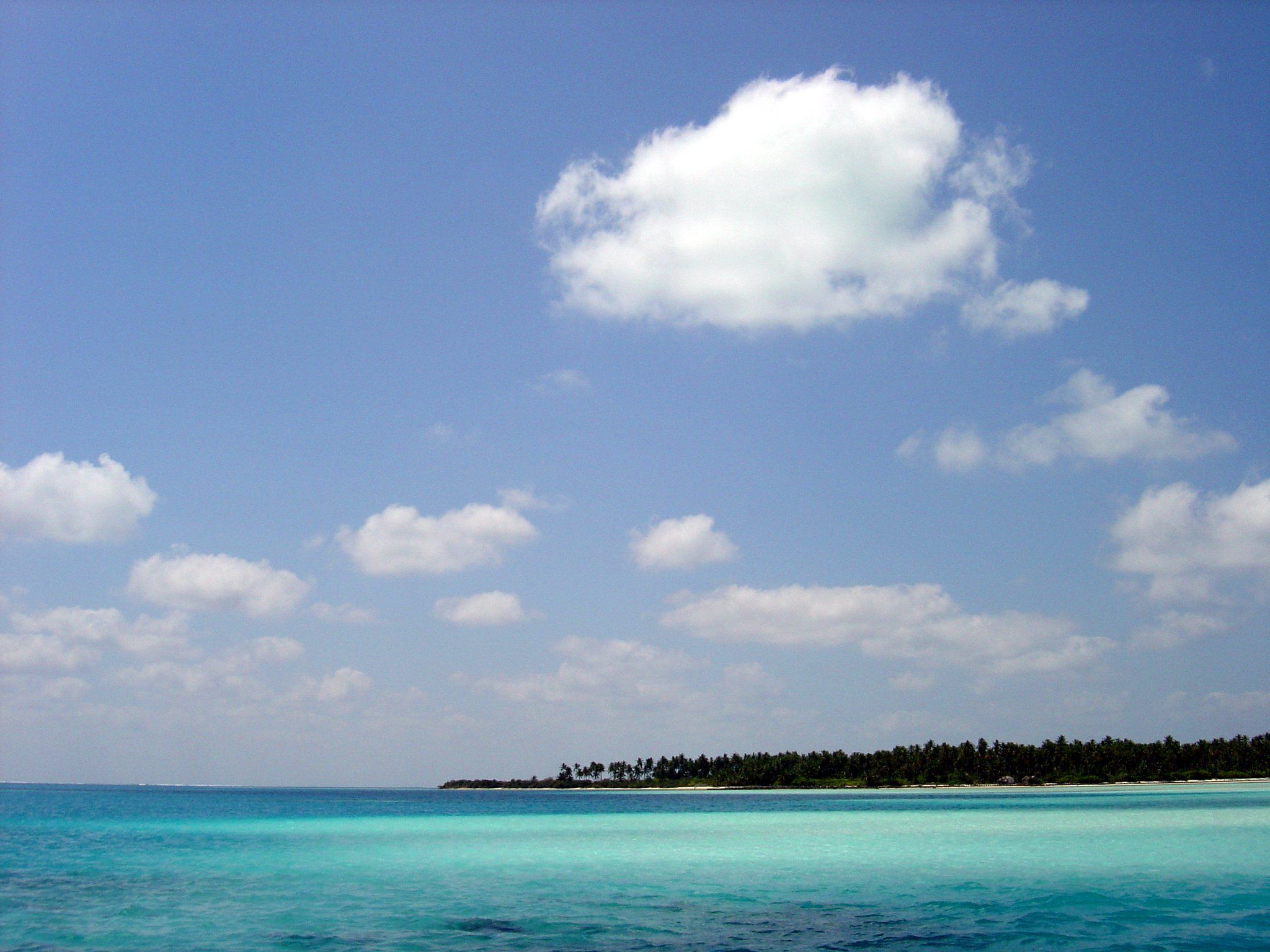 2048x1536 Sea off Bangaram island