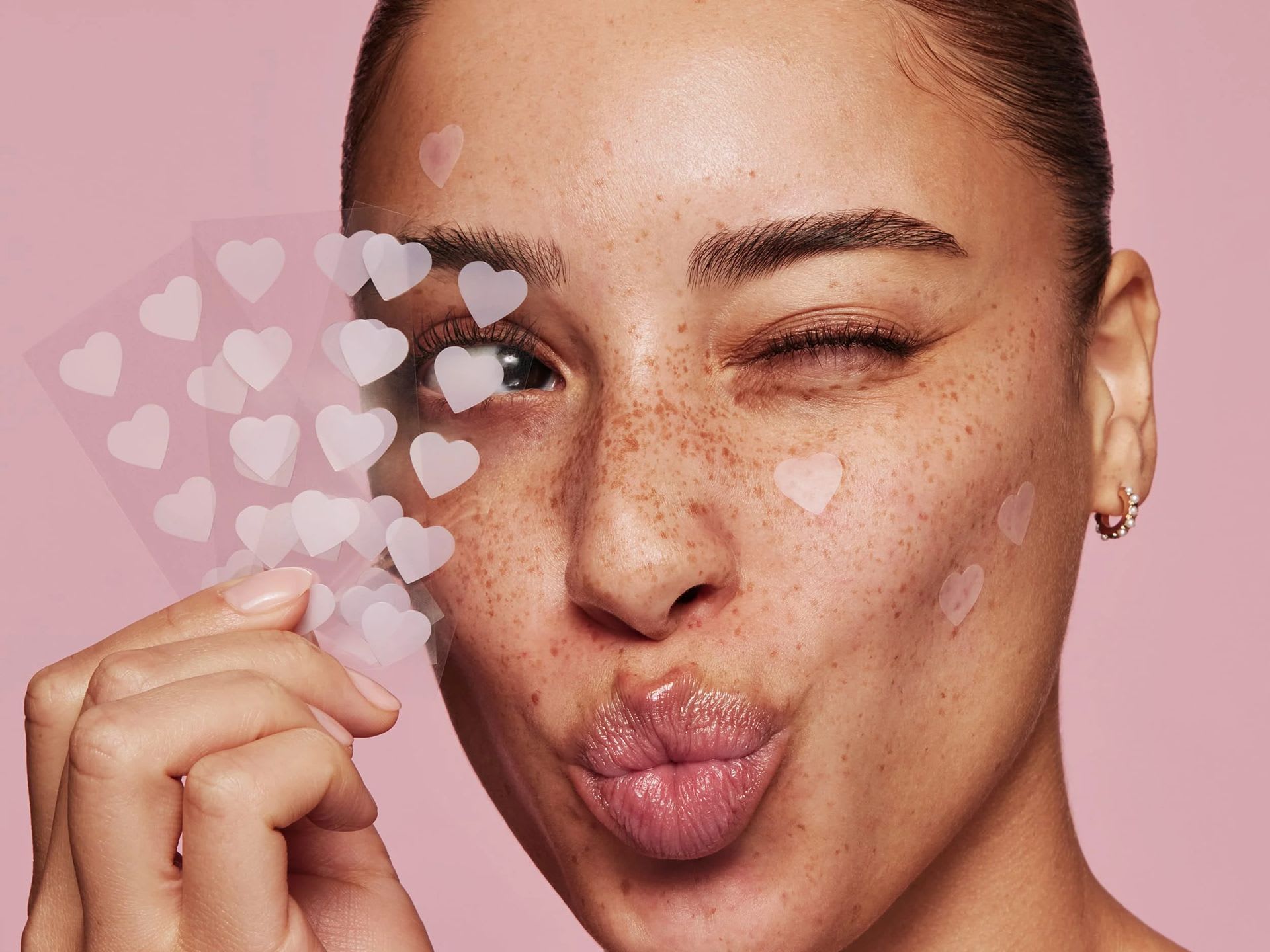 1920x1440 best pimple patches 2023: Spot sticker to help heal breakouts & acne. HELLO!