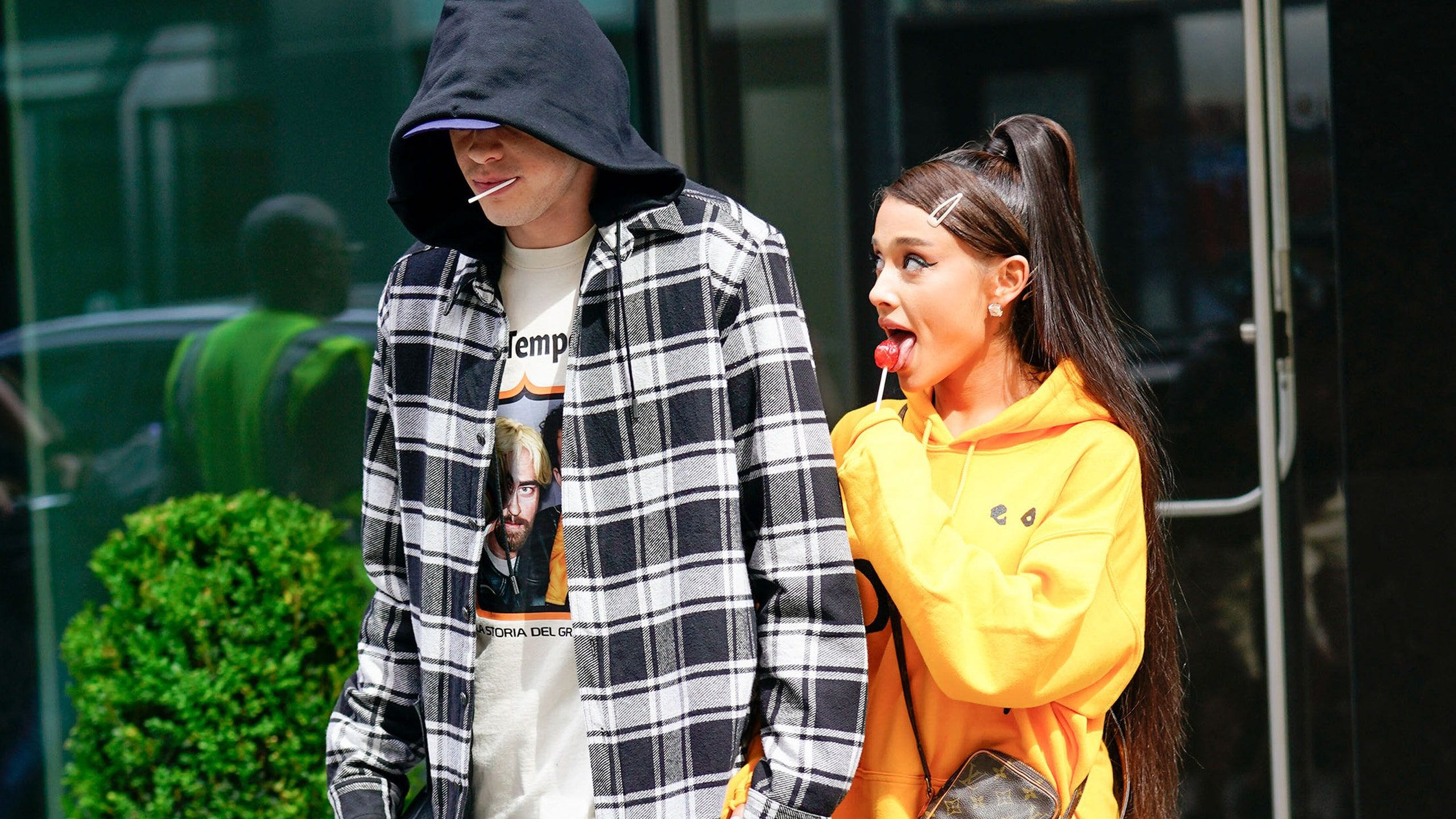 2560x1440 Pete Davidson Deletes All of His Instagram Posts