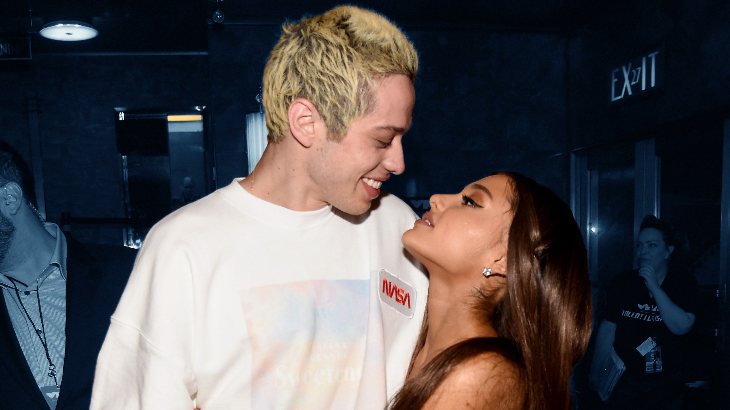 2560x1440 Pete Davidson Covered His Ariana Grande “Dangerous Woman” Tattoo