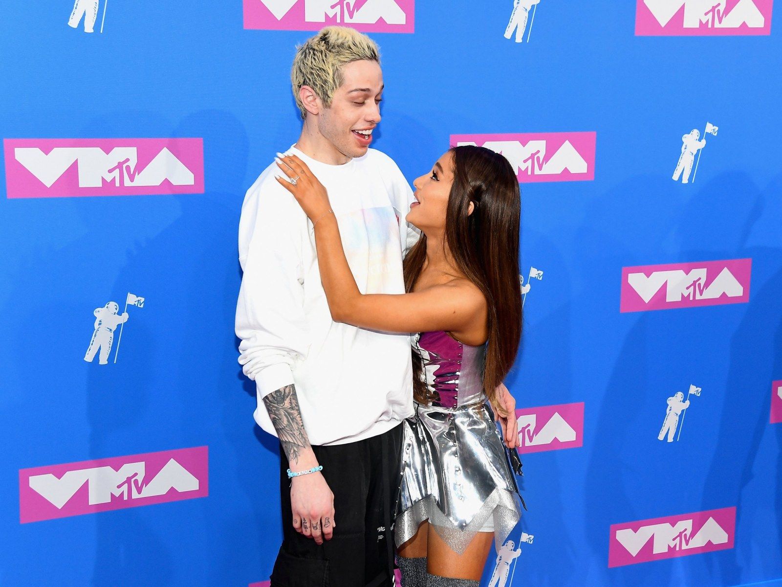 1600x1200 Ariana Grande, Pete Davidson Tattoos: All the Matching Ink the Couple Has