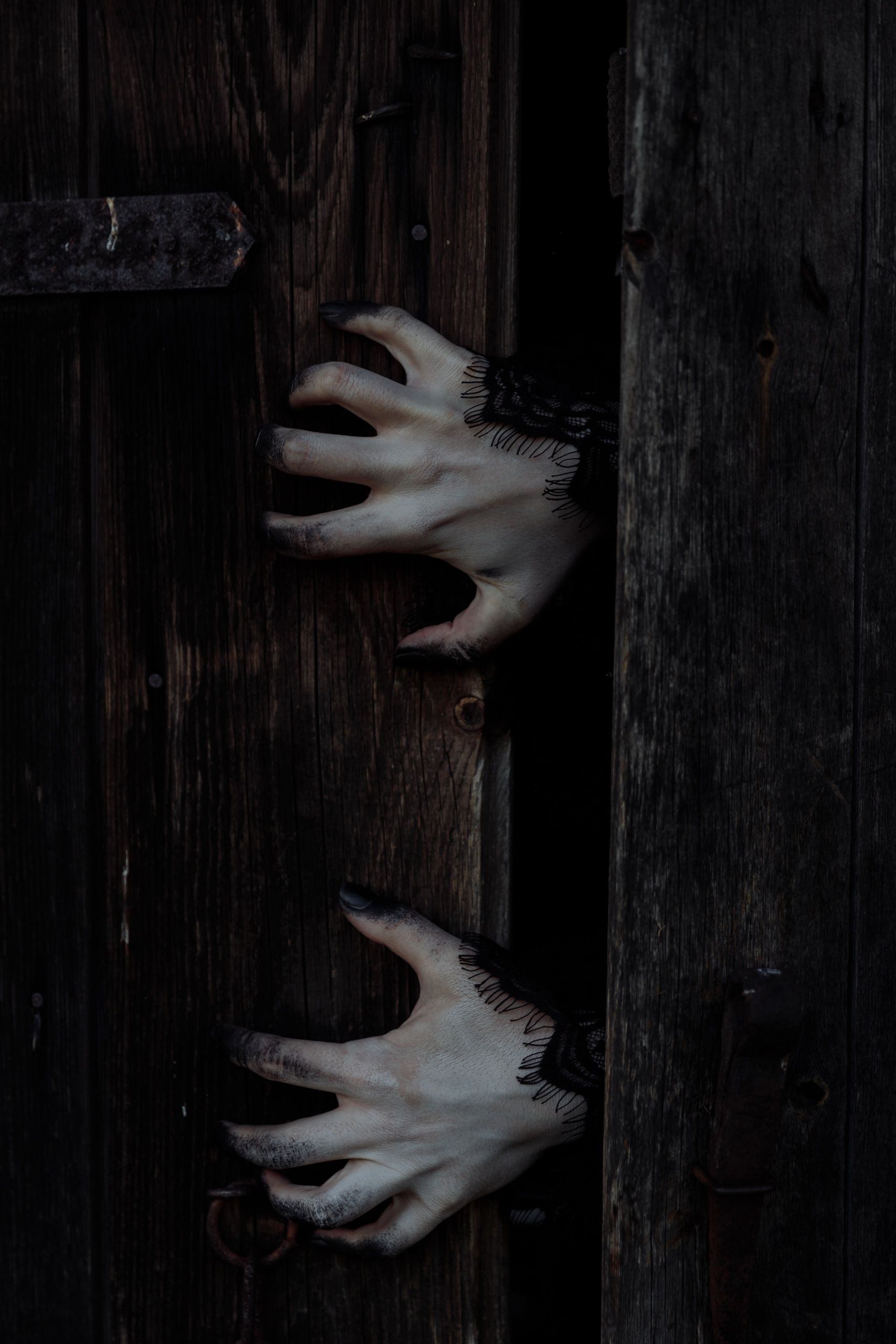 1707x2560 Scary And Cute Halloween Wallpaper For iPhone of the Snow