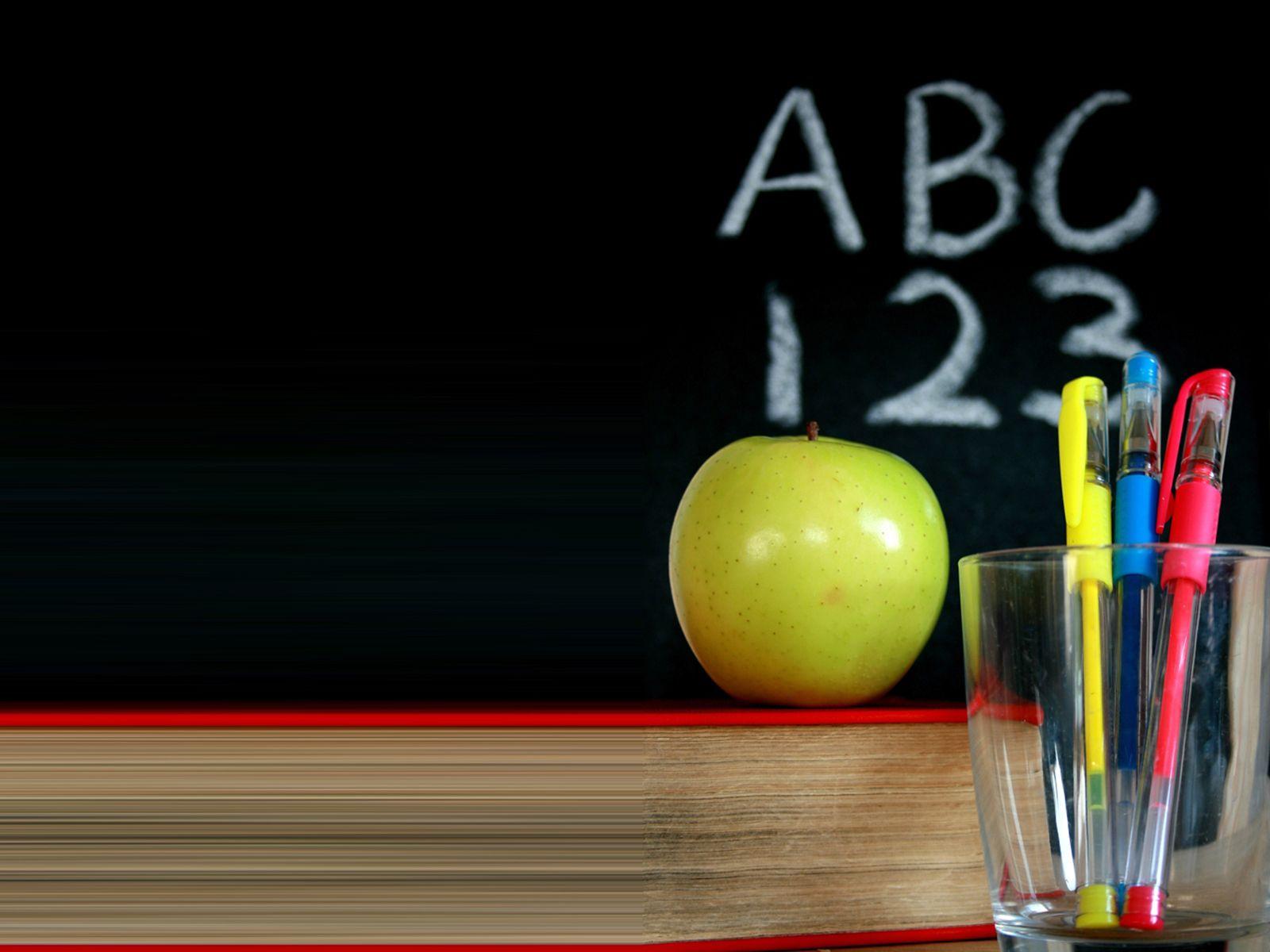 1600x1200 Elementary School Wallpaper