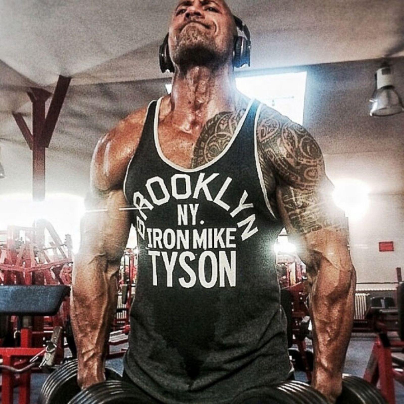1600x1600 Dwayne Johnson Workout Wallpaper
