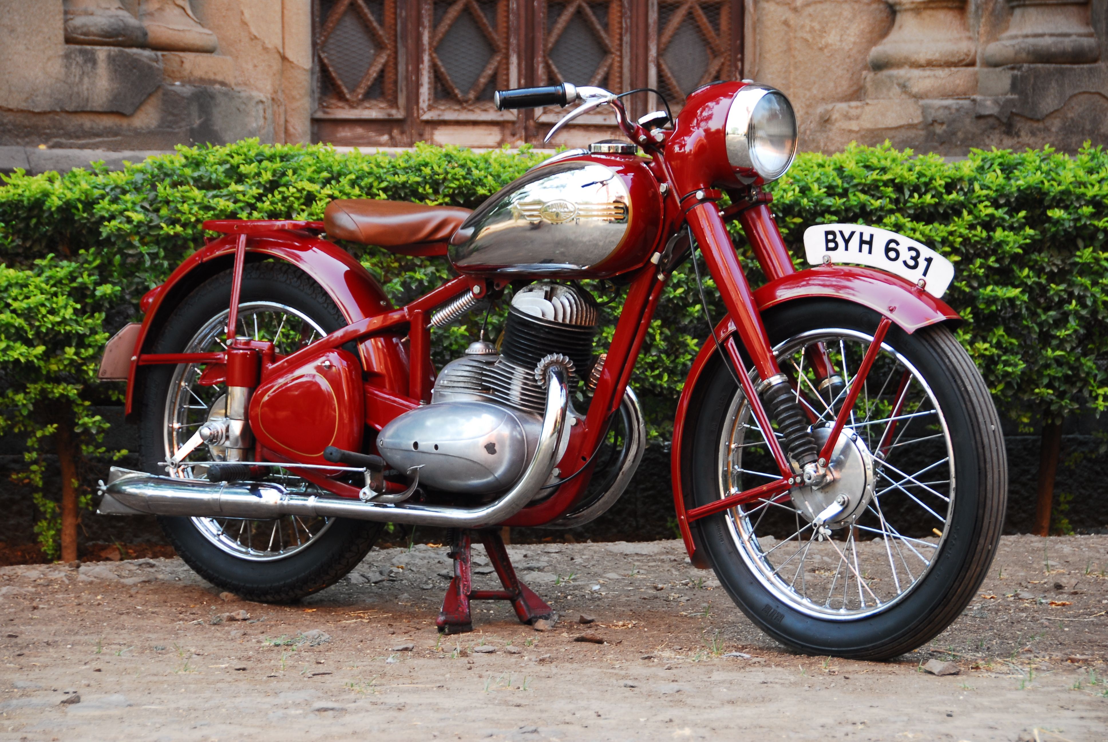 3872x2592 yezdi jawa