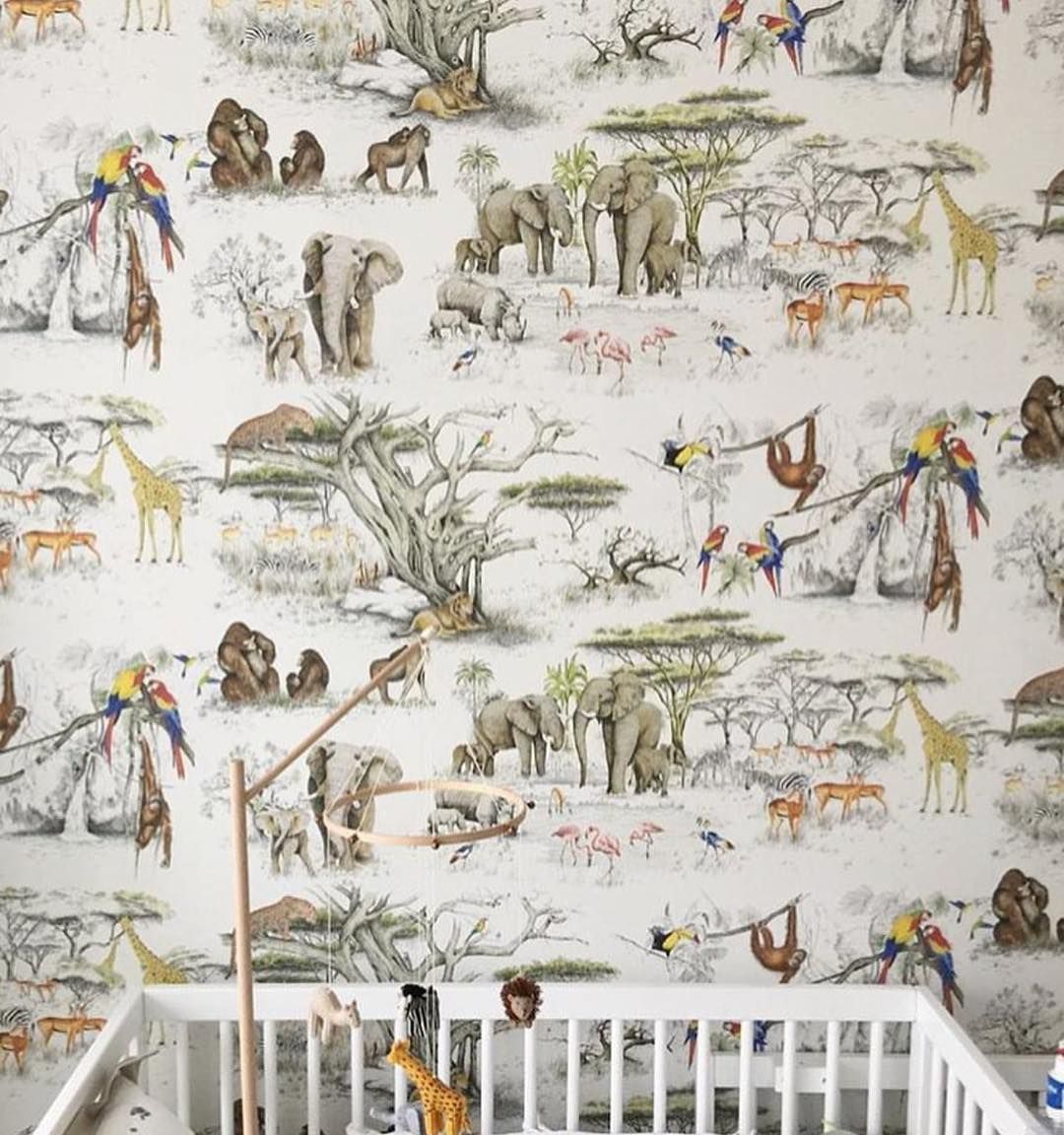 1080x1152 Pierre Frey Masai Mara Wallpaper #LaMaisonPierreFrey #Wallpaper #Sylloges. Primaten, Elefanten, Pierre frey