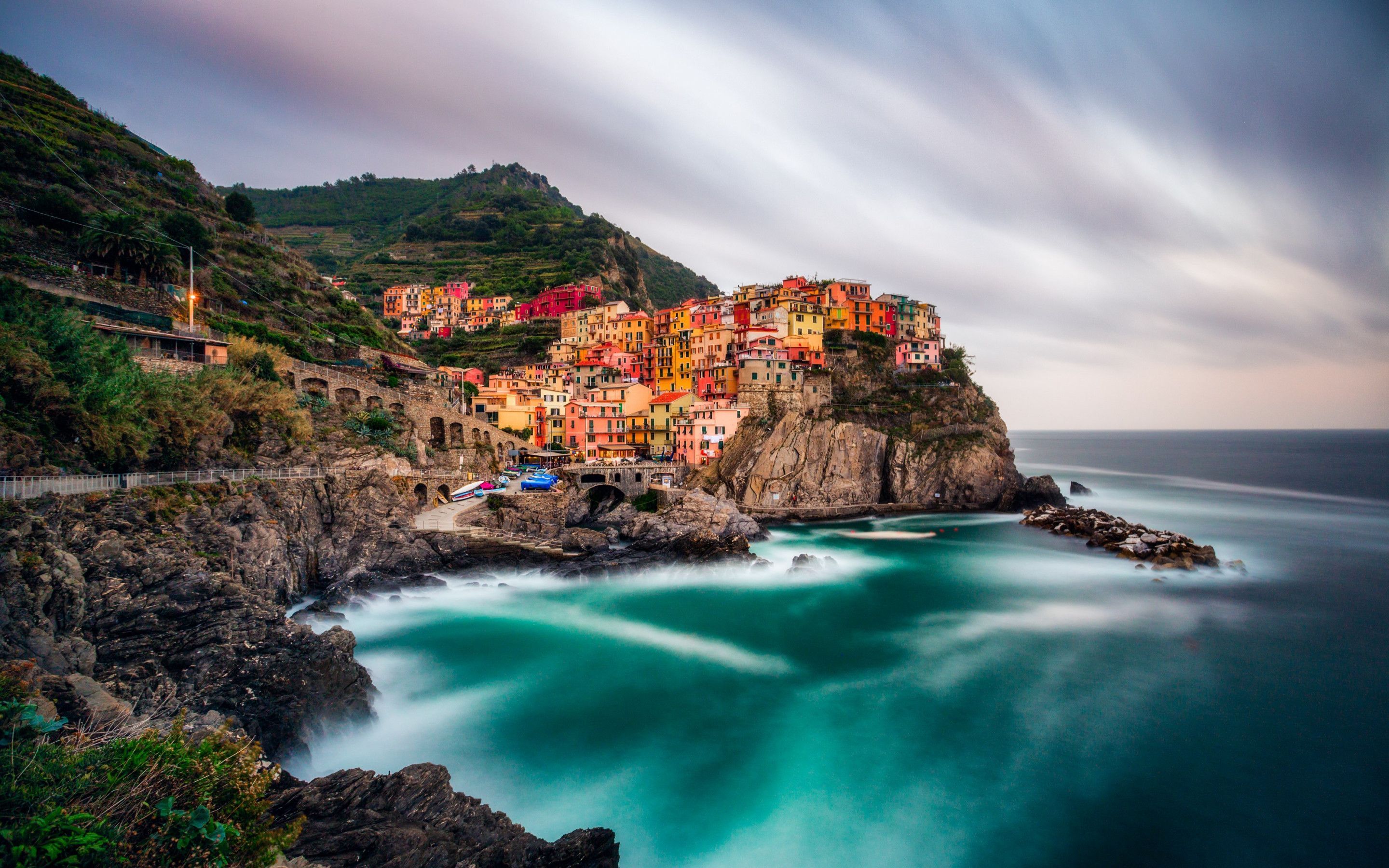 2880x1800 Download wallpaper: Manarola, Cinque Terre 2880x1800