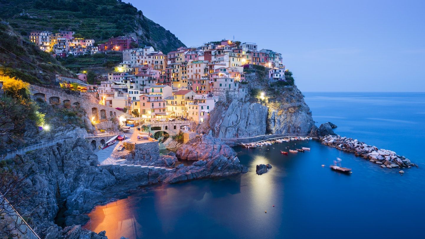 1440x810 stunning image of Cinque Terre that will have you booking your next trip