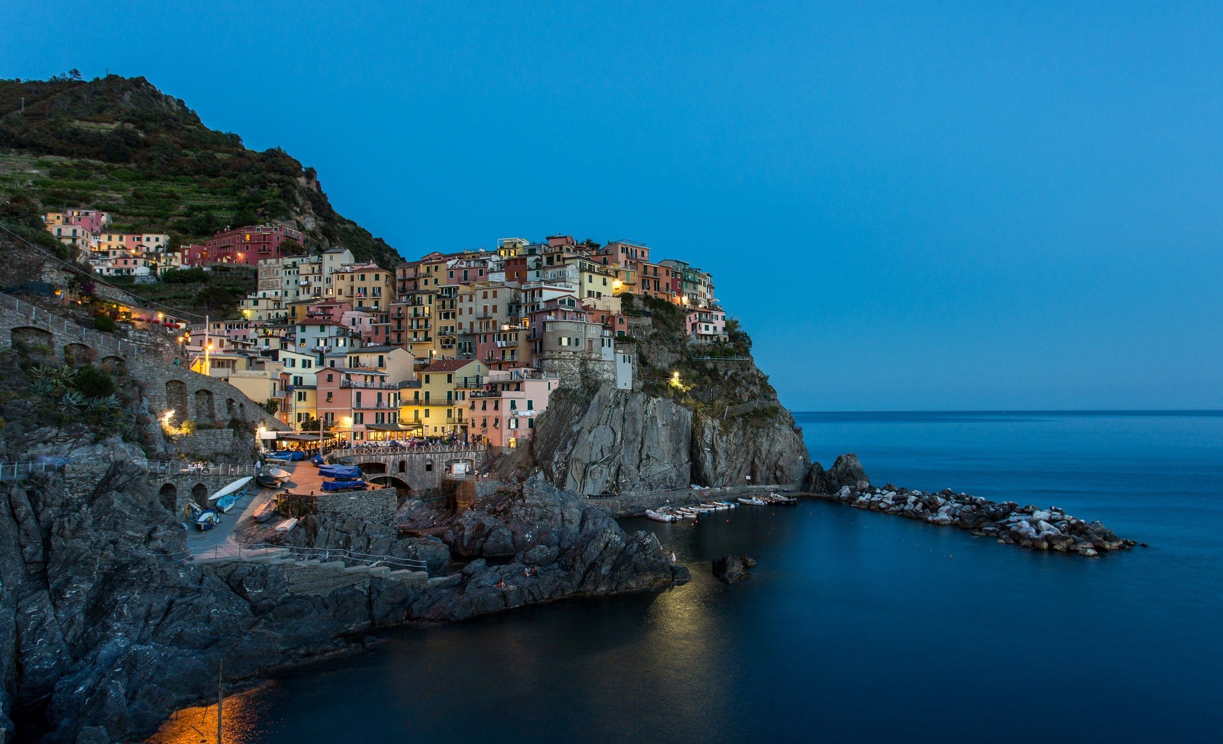 2400x1460 Wallpaper / manarola 4k wallpaper free download