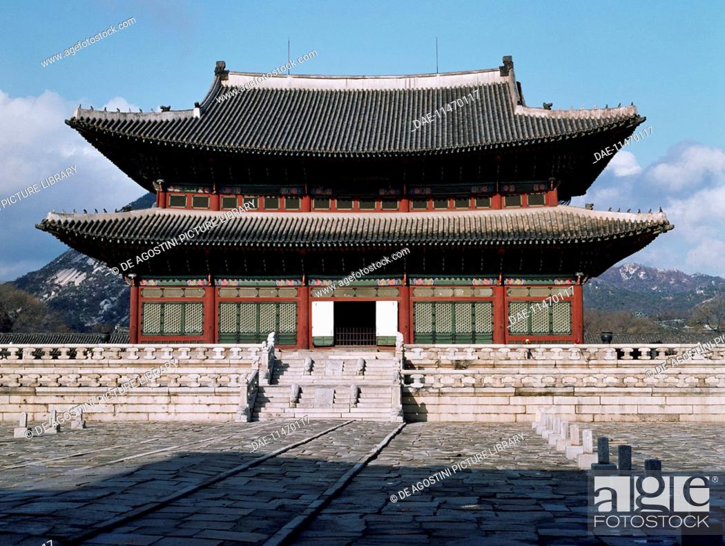 1050x791 The Throne Room In The Gyeongbokgung Palace, Seoul. South Korea, 14th 16th Century, , Picture And Rights Managed Image. Pic. DAE 11470117