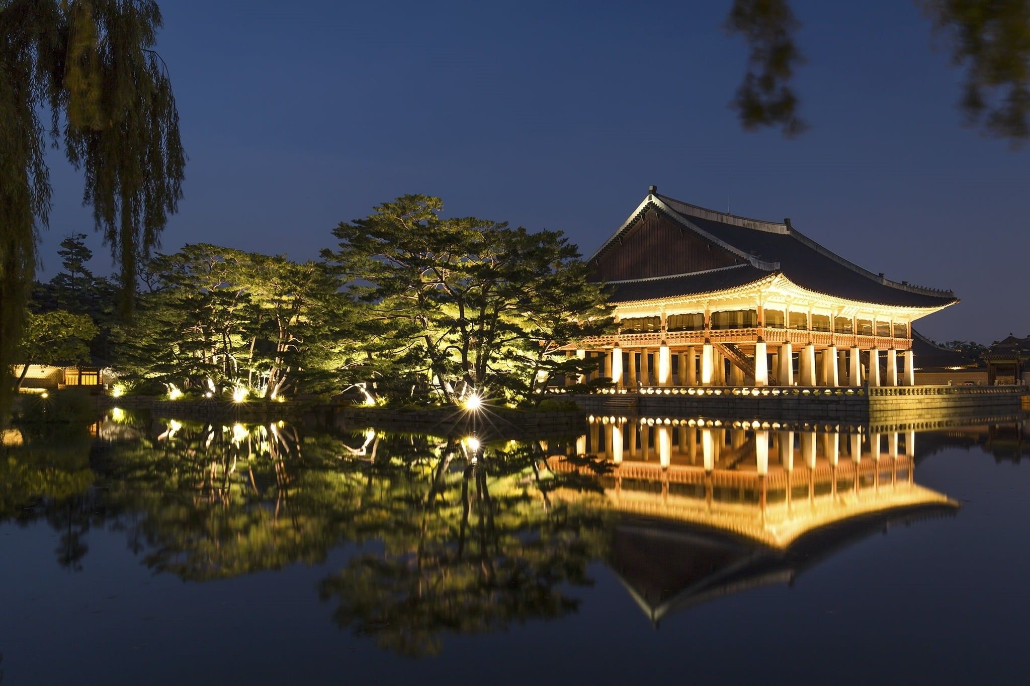 2048x1365 Wallpaper / built structure, illuminated, lake, nature, night, reflexion, building, water, luxury, no people, reflection, south korea, gyeongbokgung, lightning, waterfront free download