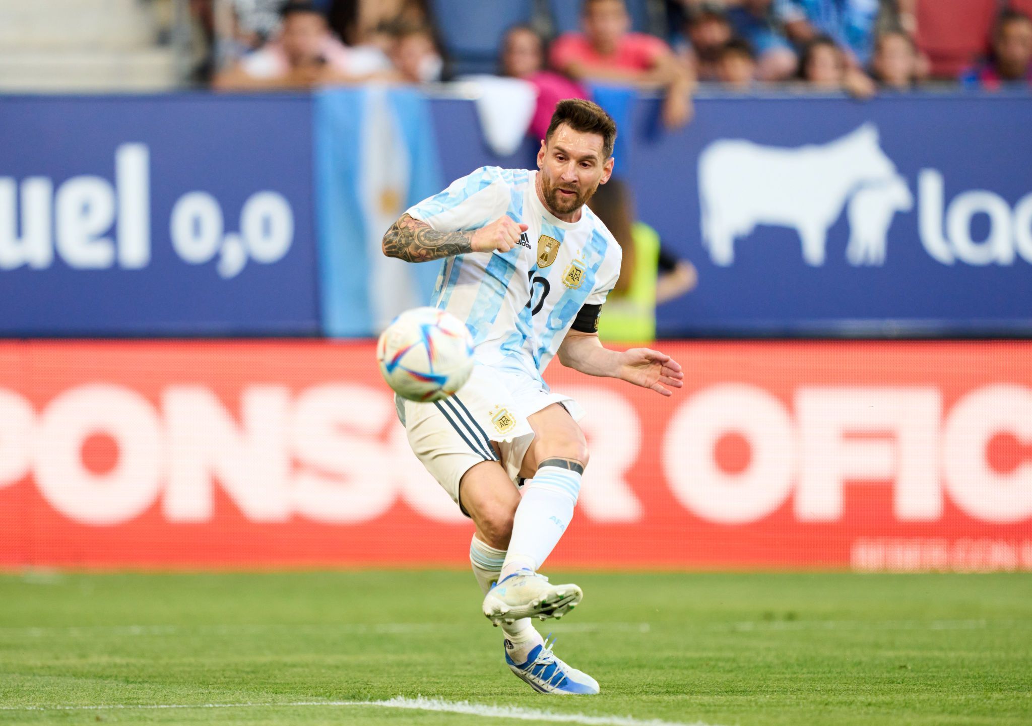 2048x1441 Sports Lionel Messi HD Wallpaper