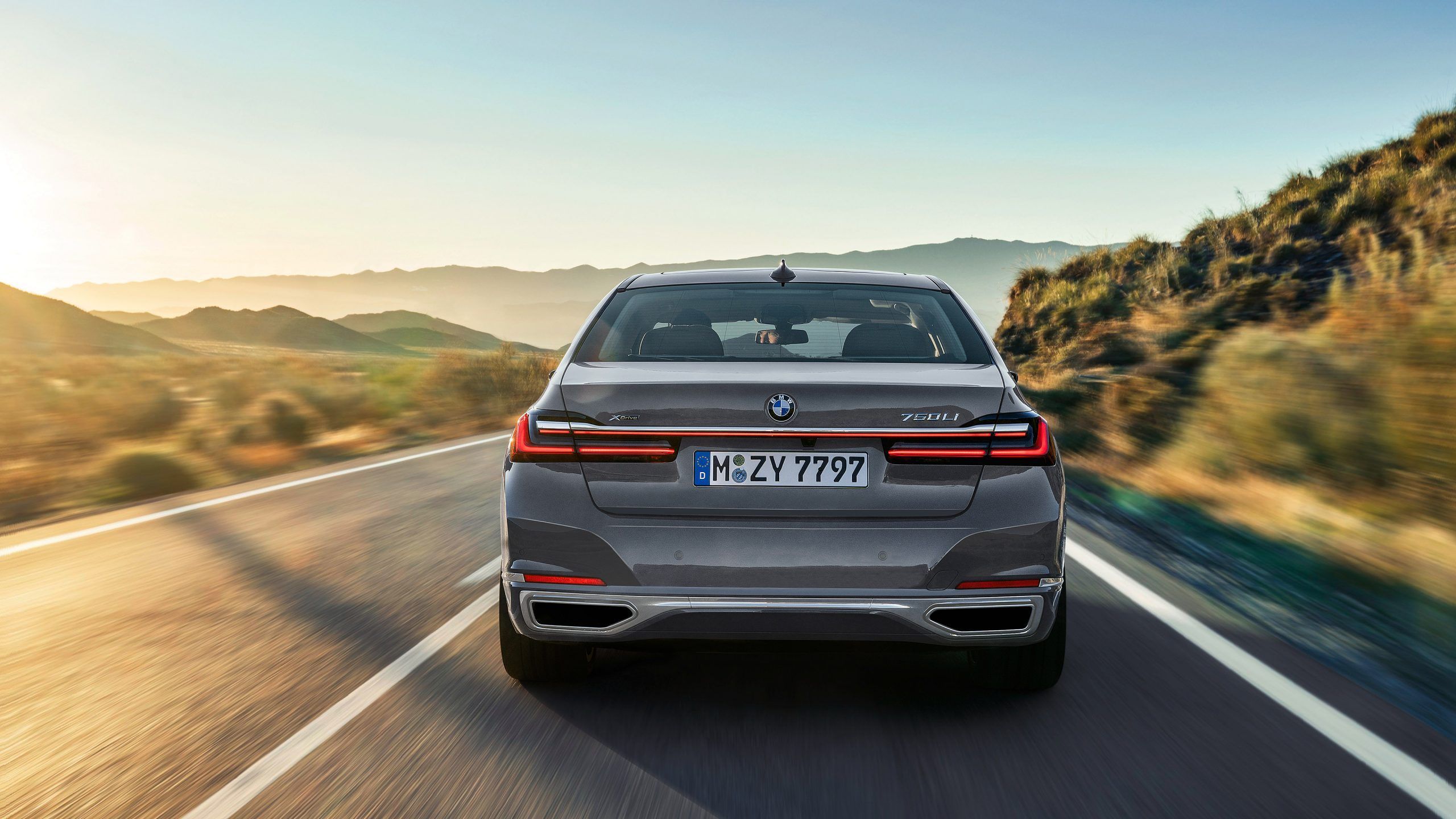 2560x1440 BMW 7 Series Wallpaper