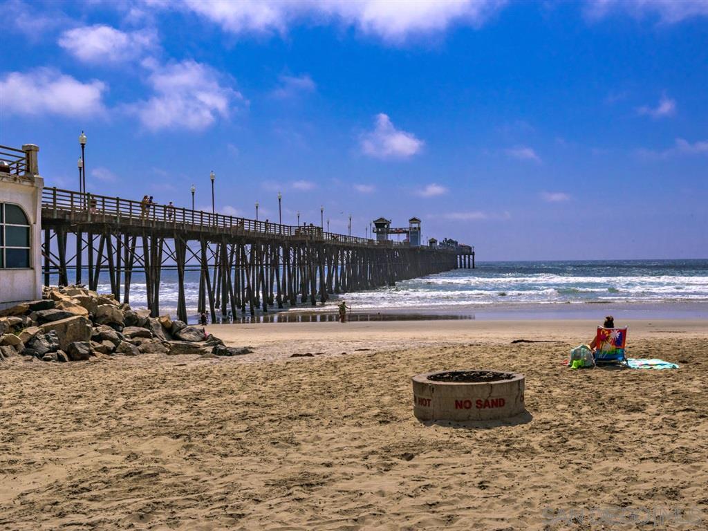 1024x768 Oceanside Beach Wallpaper