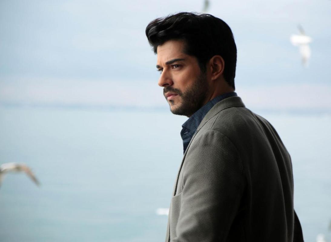 1093x800 Burak Özçivit Wallpaper